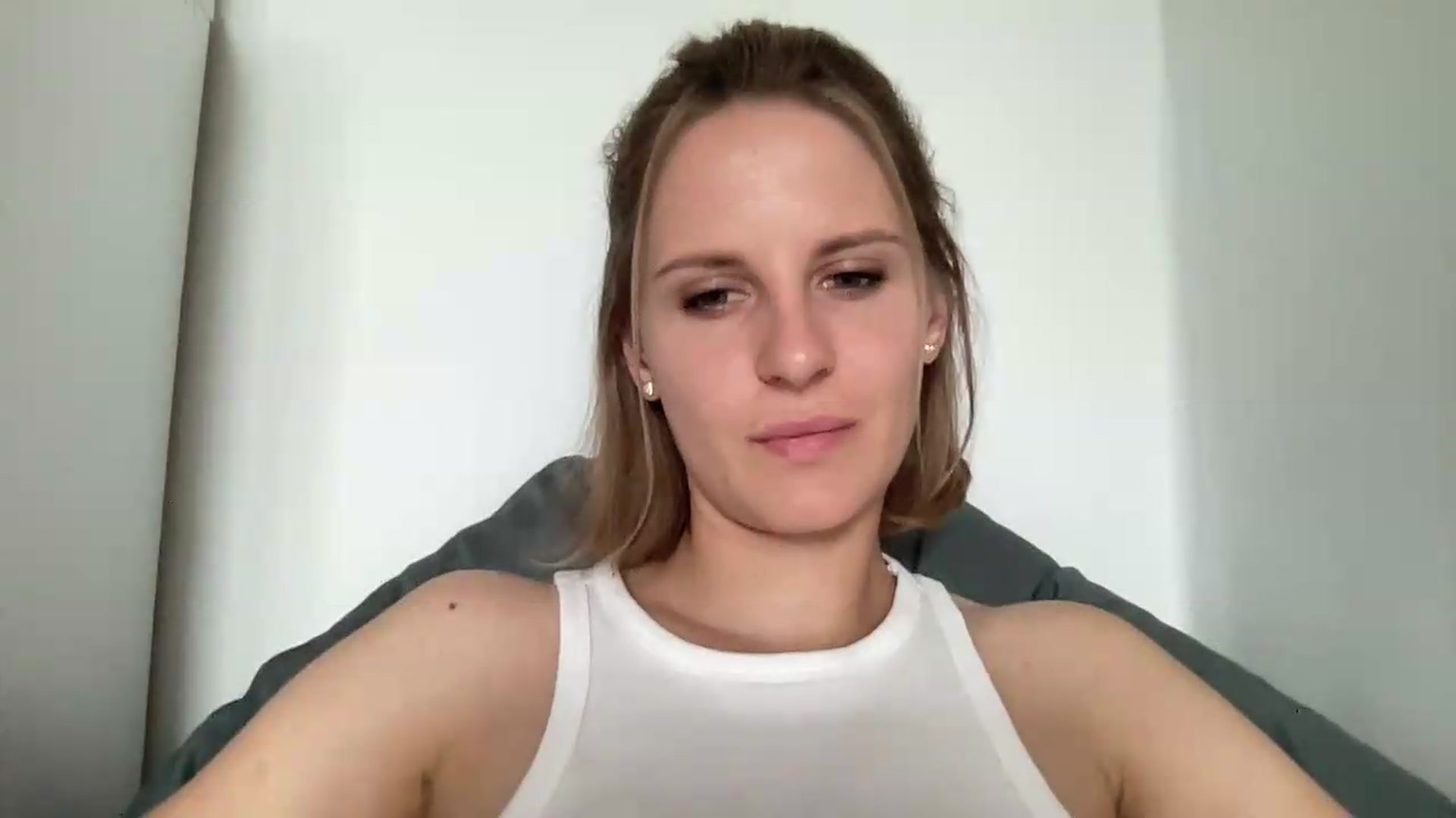 Gallery image thumbnail from KiaraBloom's myfreecams stream on, 08/19/2026, 12:22 image 6 of 20
