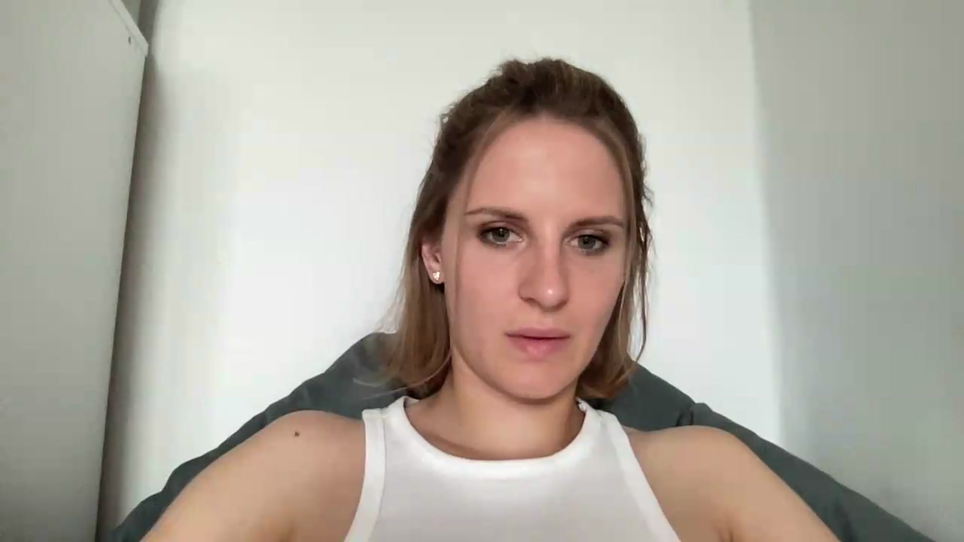 Gallery image thumbnail from KiaraBloom's myfreecams stream on, 08/19/2026, 12:22 image 14 of 20