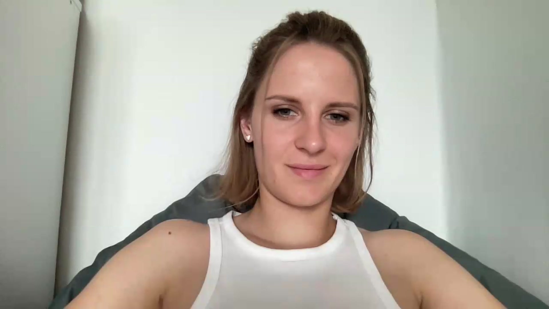 Gallery image thumbnail from KiaraBloom's myfreecams stream on, 08/19/2026, 12:22 image 7 of 20