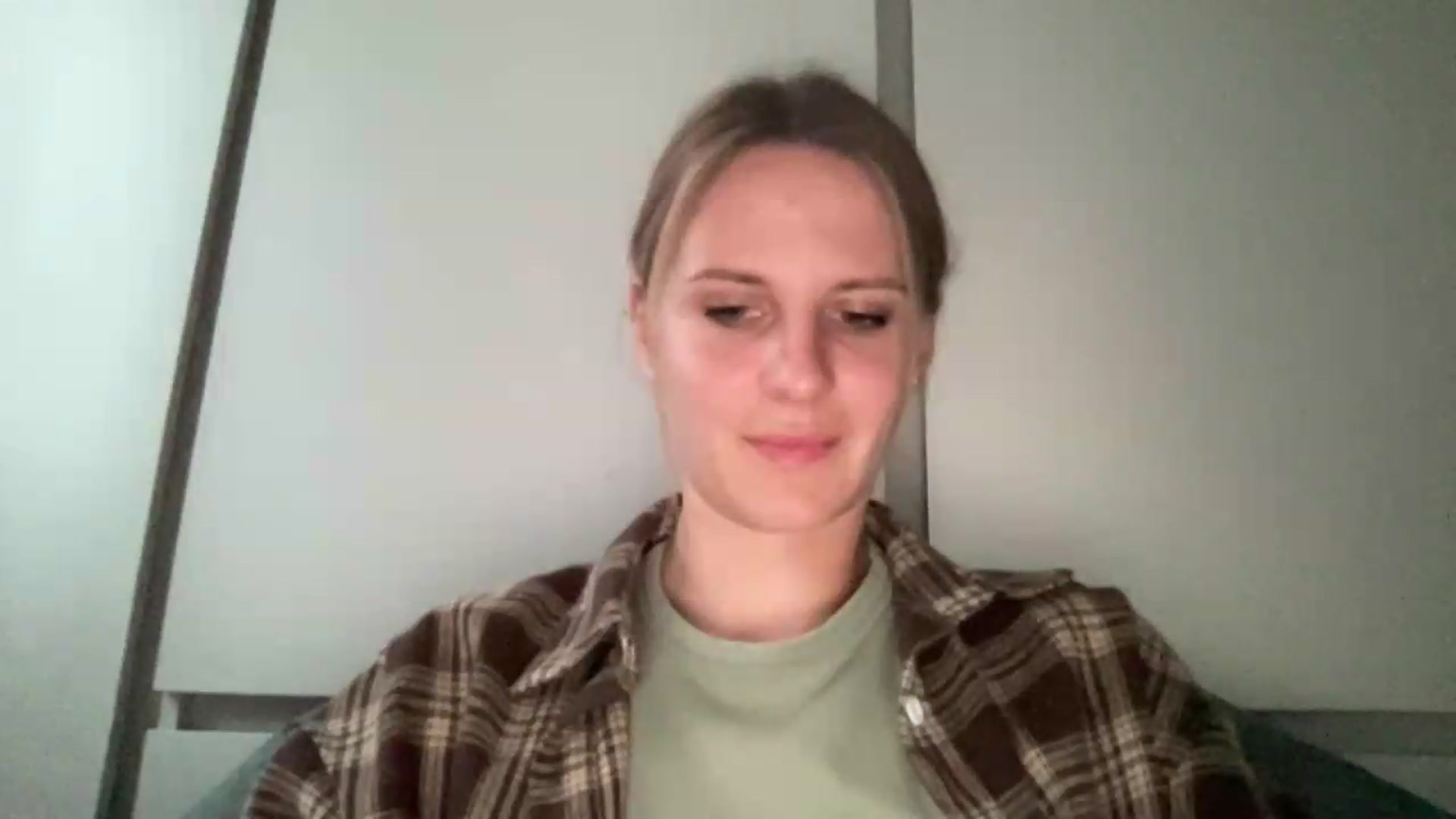 Gallery image thumbnail from KiaraBloom's myfreecams stream on, 08/24/2026, 16:27 image 17 of 20