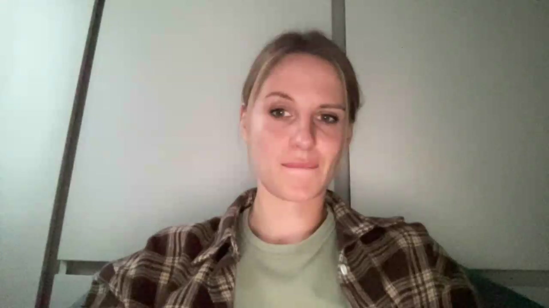 Gallery image thumbnail from KiaraBloom's myfreecams stream on, 08/24/2026, 16:27 image 19 of 20