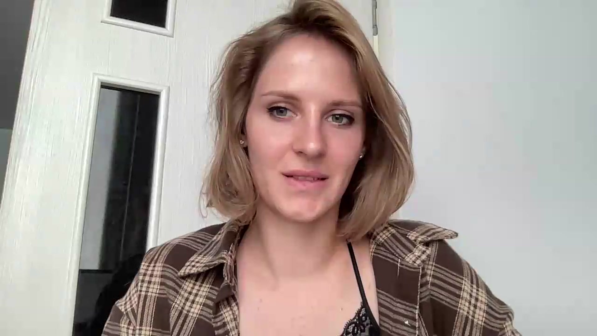 Gallery image thumbnail from KiaraBloom's myfreecams stream on, 08/26/2026, 10:05 image 19 of 20