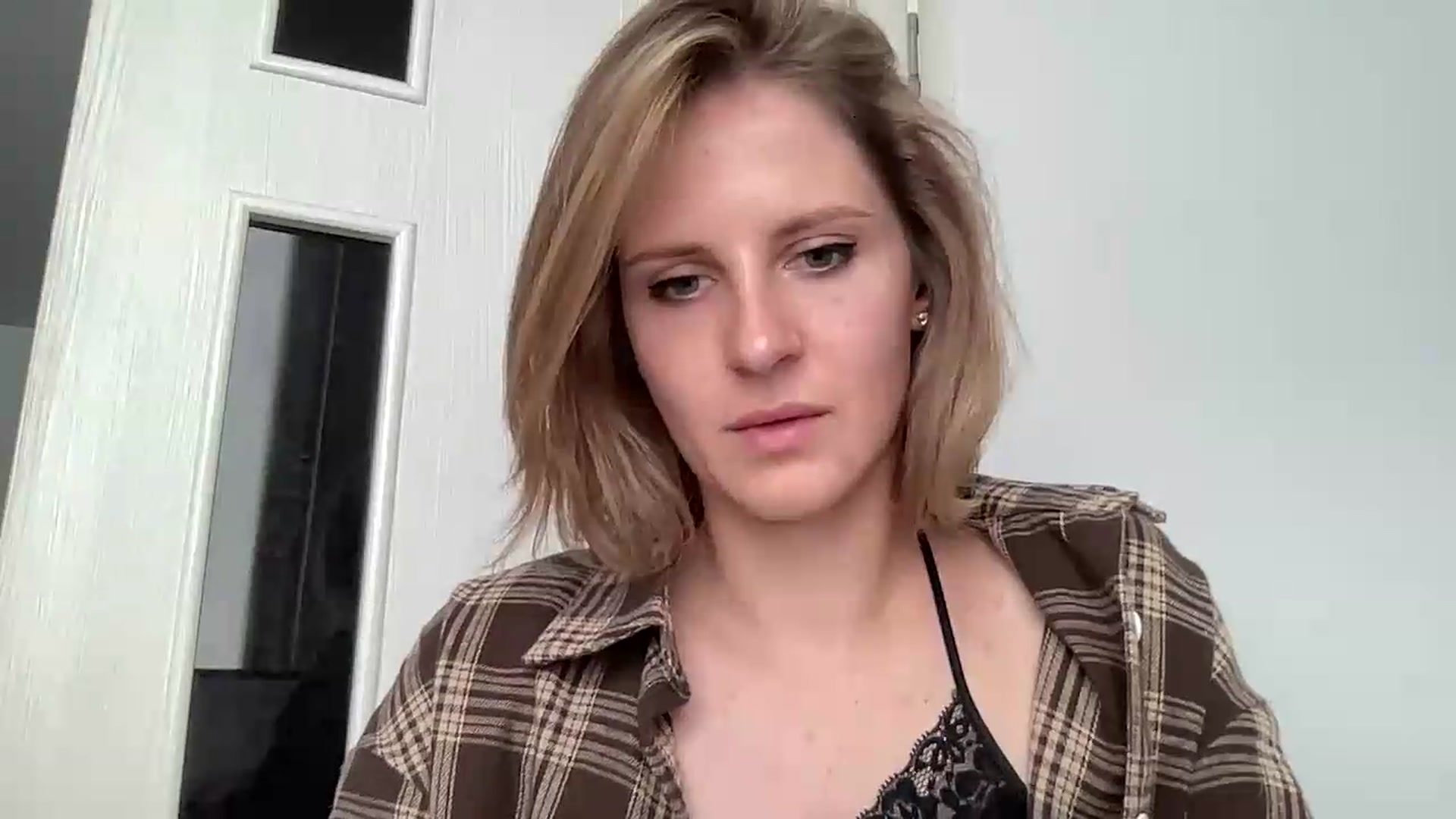 Gallery image thumbnail from KiaraBloom's myfreecams stream on, 08/26/2026, 10:05 image 3 of 20