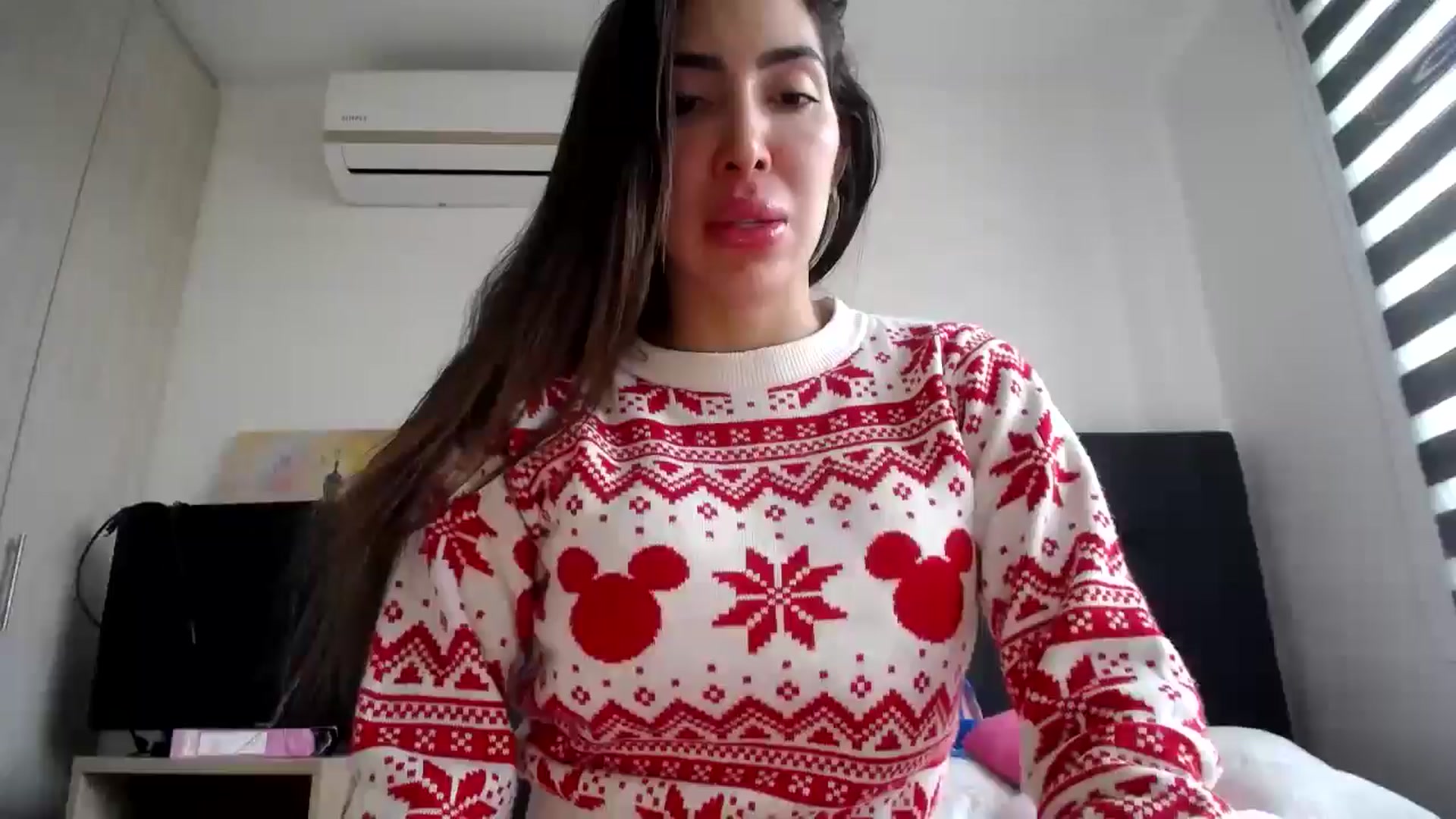 Gallery image thumbnail from KiaraDivina's myfreecams stream on, 12/25/2025, 13:26 image 3 of 20