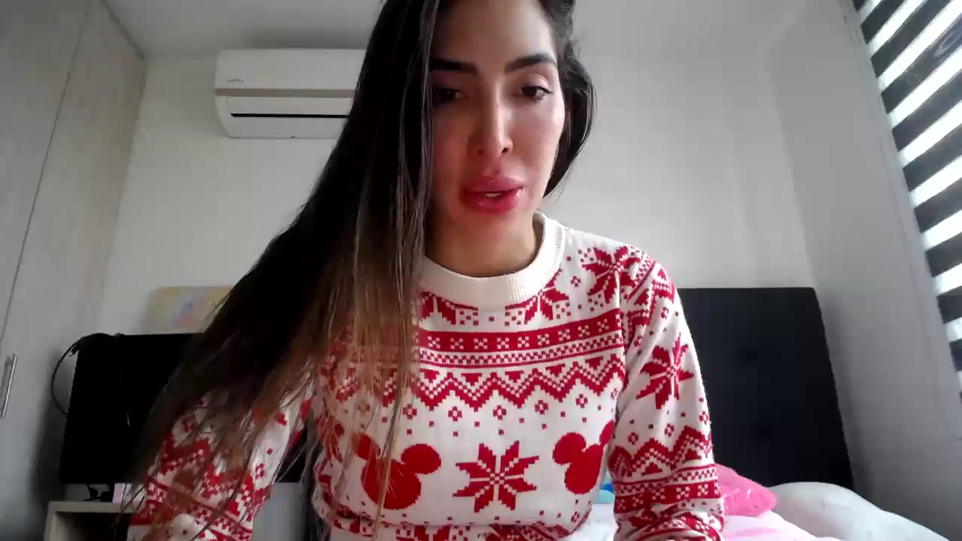 Gallery image thumbnail from KiaraDivina's myfreecams stream on, 12/25/2025, 13:26 image 2 of 20