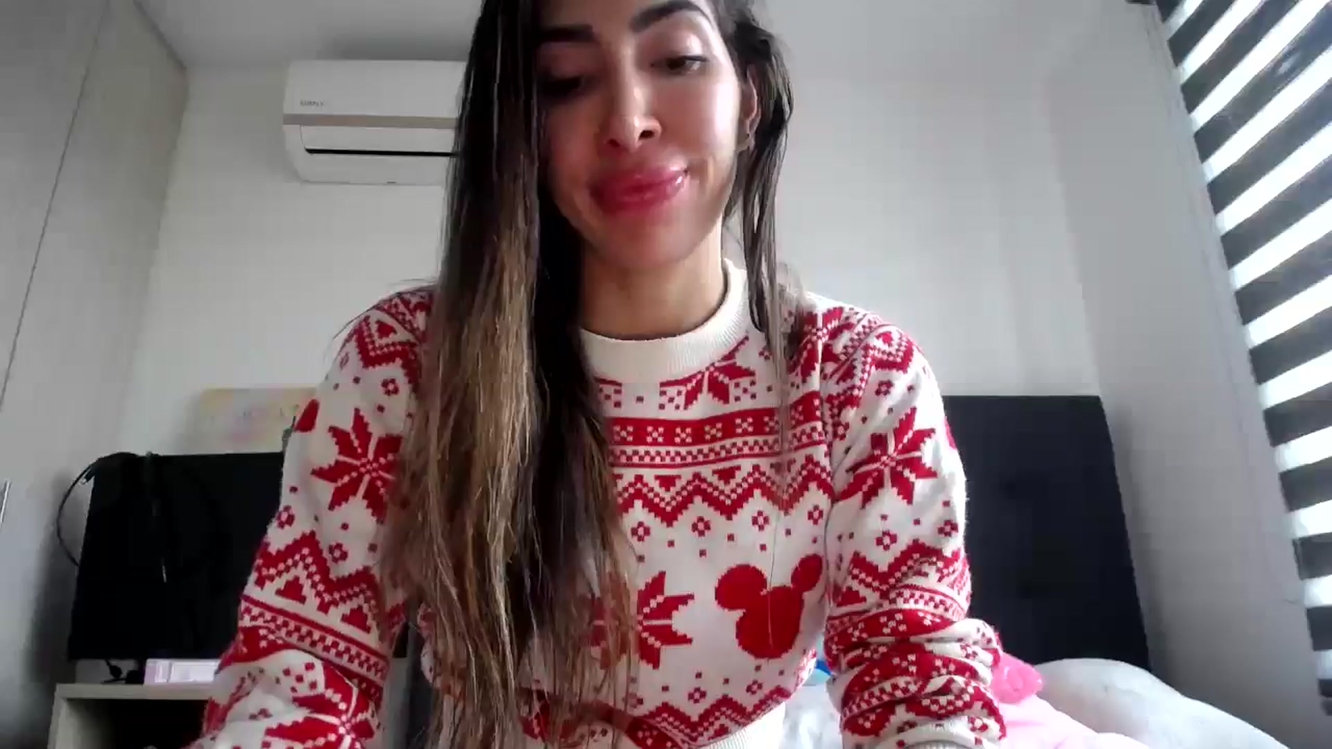 Gallery image thumbnail from KiaraDivina's myfreecams stream on, 12/25/2025, 13:26 image 12 of 20