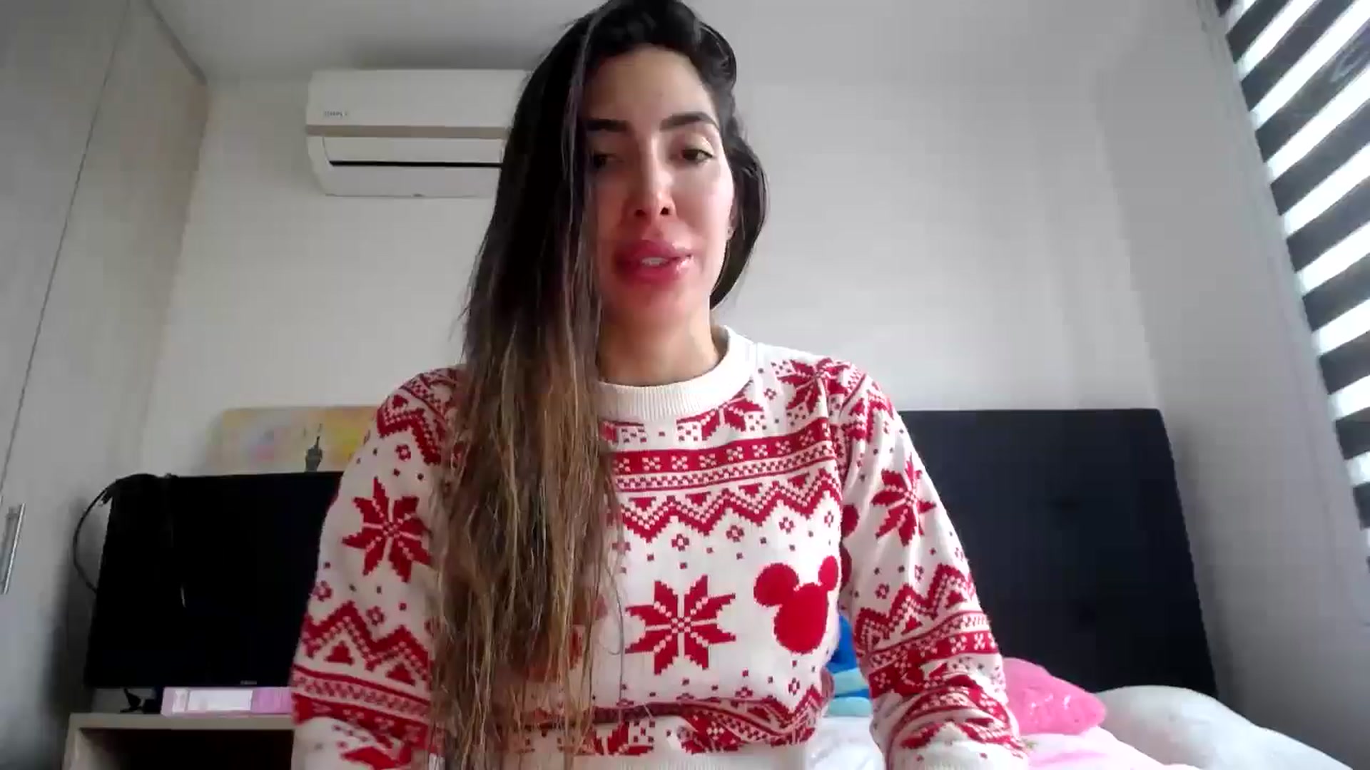 Gallery image thumbnail from KiaraDivina's myfreecams stream on, 12/25/2025, 13:26 image 1 of 20