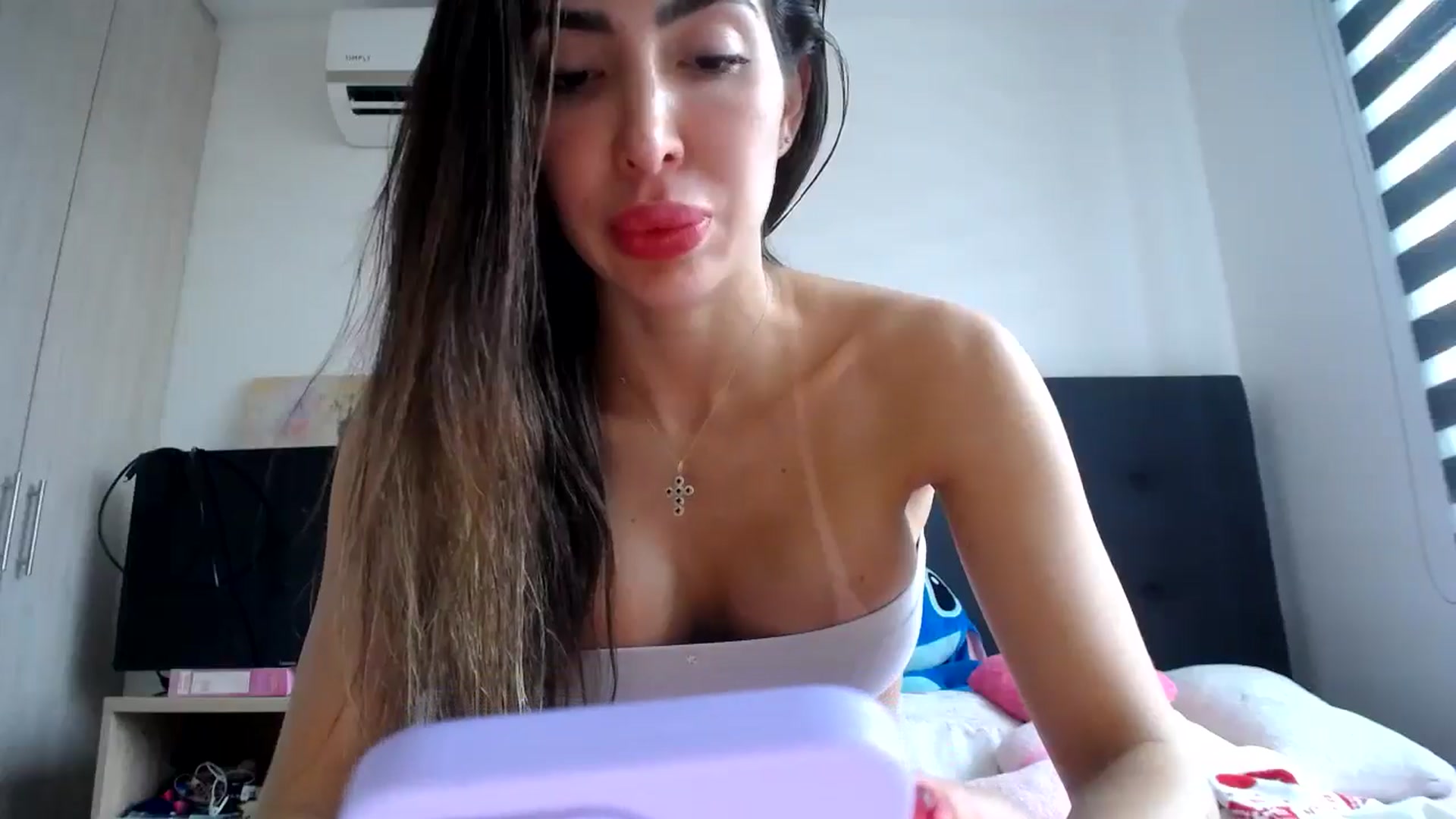 Gallery image thumbnail from KiaraDivina's myfreecams stream on, 12/25/2025, 14:07 image 9 of 20