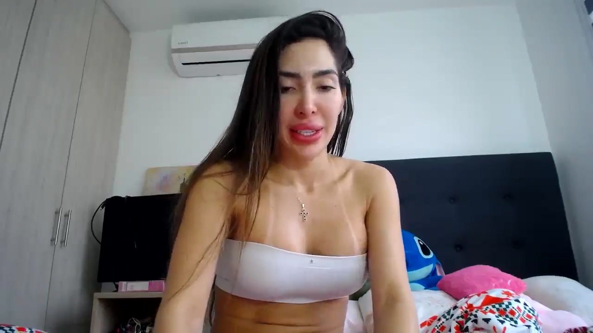 Gallery image thumbnail from KiaraDivina's myfreecams stream on, 12/25/2025, 14:40 image 16 of 20