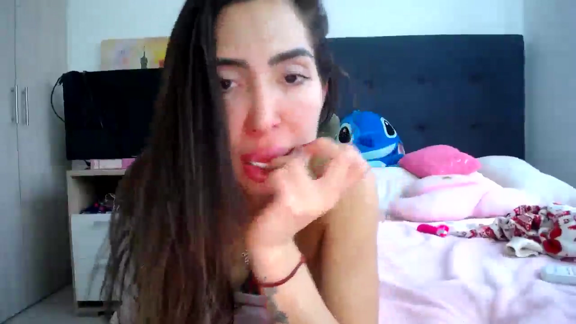 Gallery image thumbnail from KiaraDivina's myfreecams stream on, 12/25/2025, 15:13 image 18 of 20