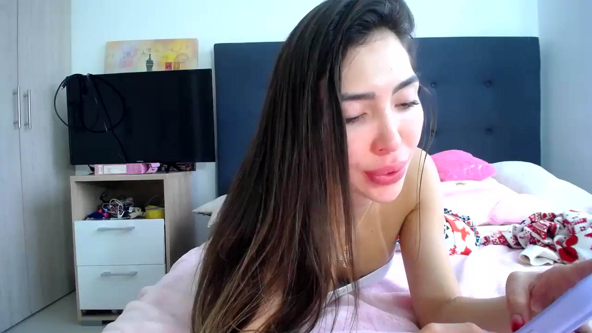 Gallery image thumbnail from KiaraDivina's myfreecams stream on, 12/25/2025, 15:13 image 19 of 20