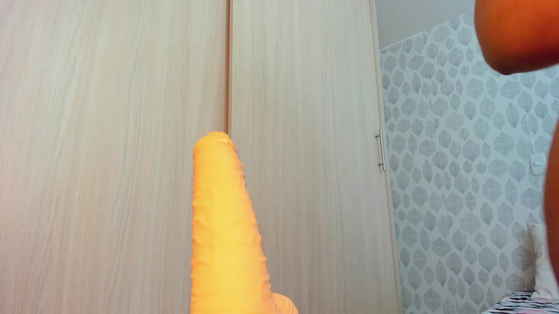 Gallery image thumbnail from KiaraErza_'s myfreecams stream on, 02/17/2023, 14:32 image 18 of 20