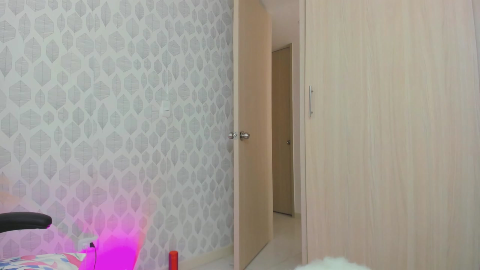 Gallery image thumbnail from KiaraErza_'s myfreecams stream on, 04/17/2023, 15:44 image 11 of 20