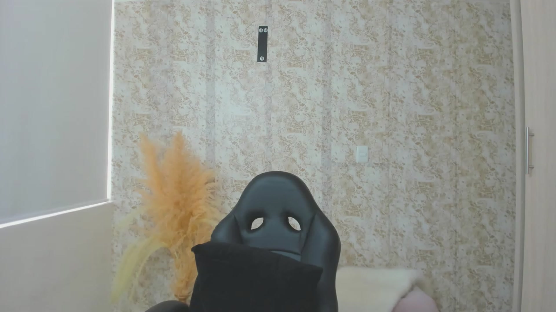 Gallery image thumbnail from KiaraErza_'s myfreecams stream on, 05/09/2023, 15:06 image 14 of 20