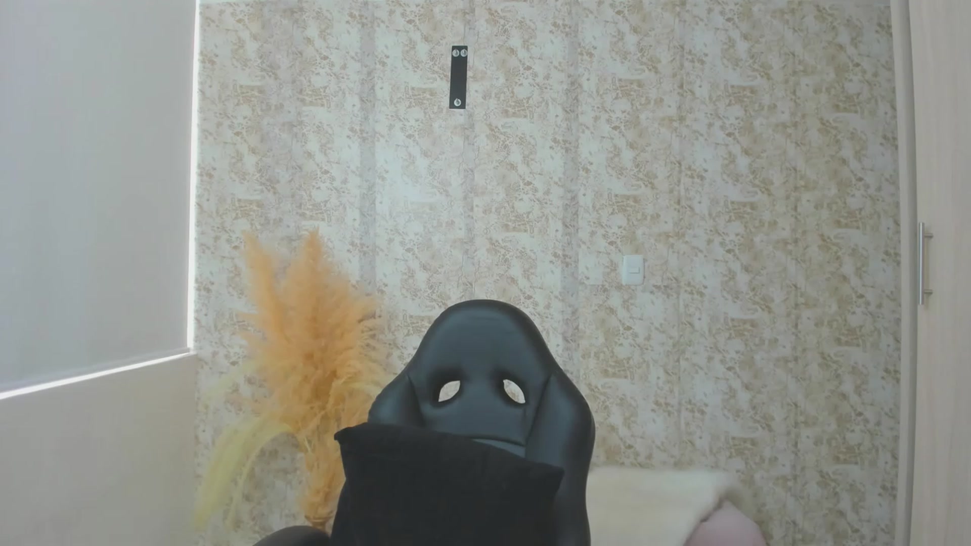 Gallery image thumbnail from KiaraErza_'s myfreecams stream on, 05/09/2023, 15:06 image 15 of 20
