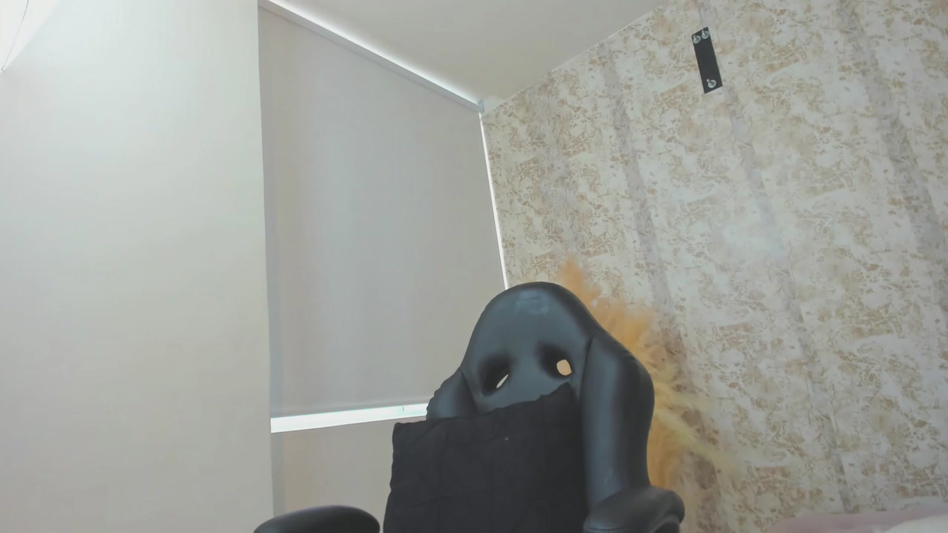 Gallery image thumbnail from KiaraErza_'s myfreecams stream on, 05/10/2023, 14:55 image 18 of 20