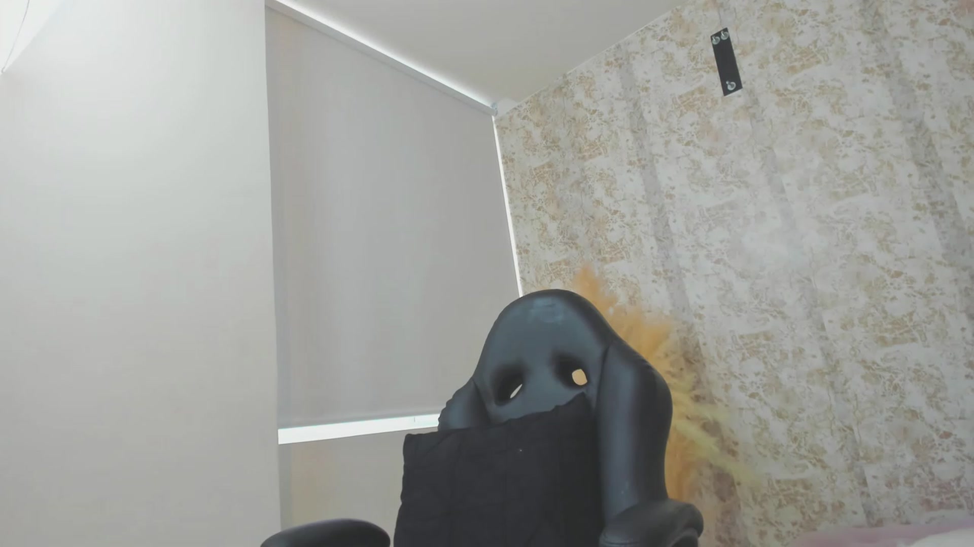 Gallery image thumbnail from KiaraErza_'s myfreecams stream on, 05/10/2023, 14:55 image 17 of 20