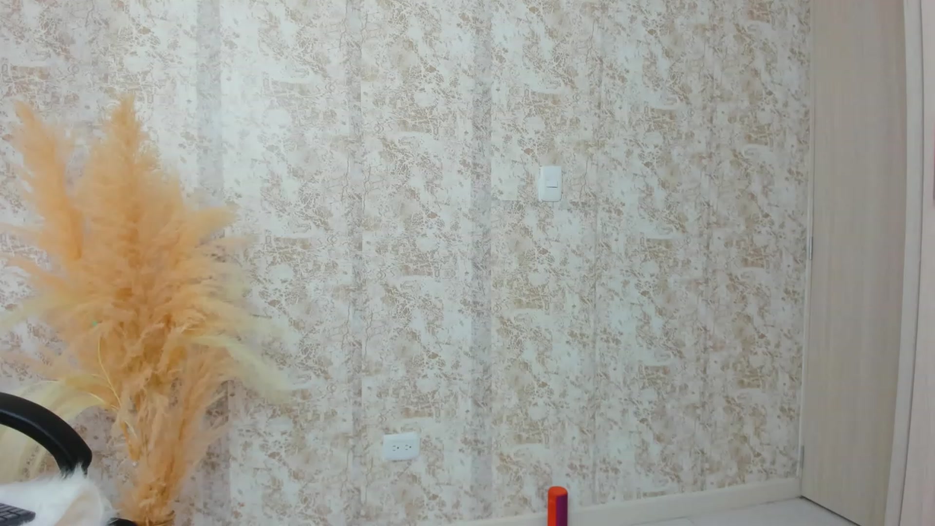 Gallery image thumbnail from KiaraErza_'s myfreecams stream on, 05/26/2023, 15:40 image 11 of 20