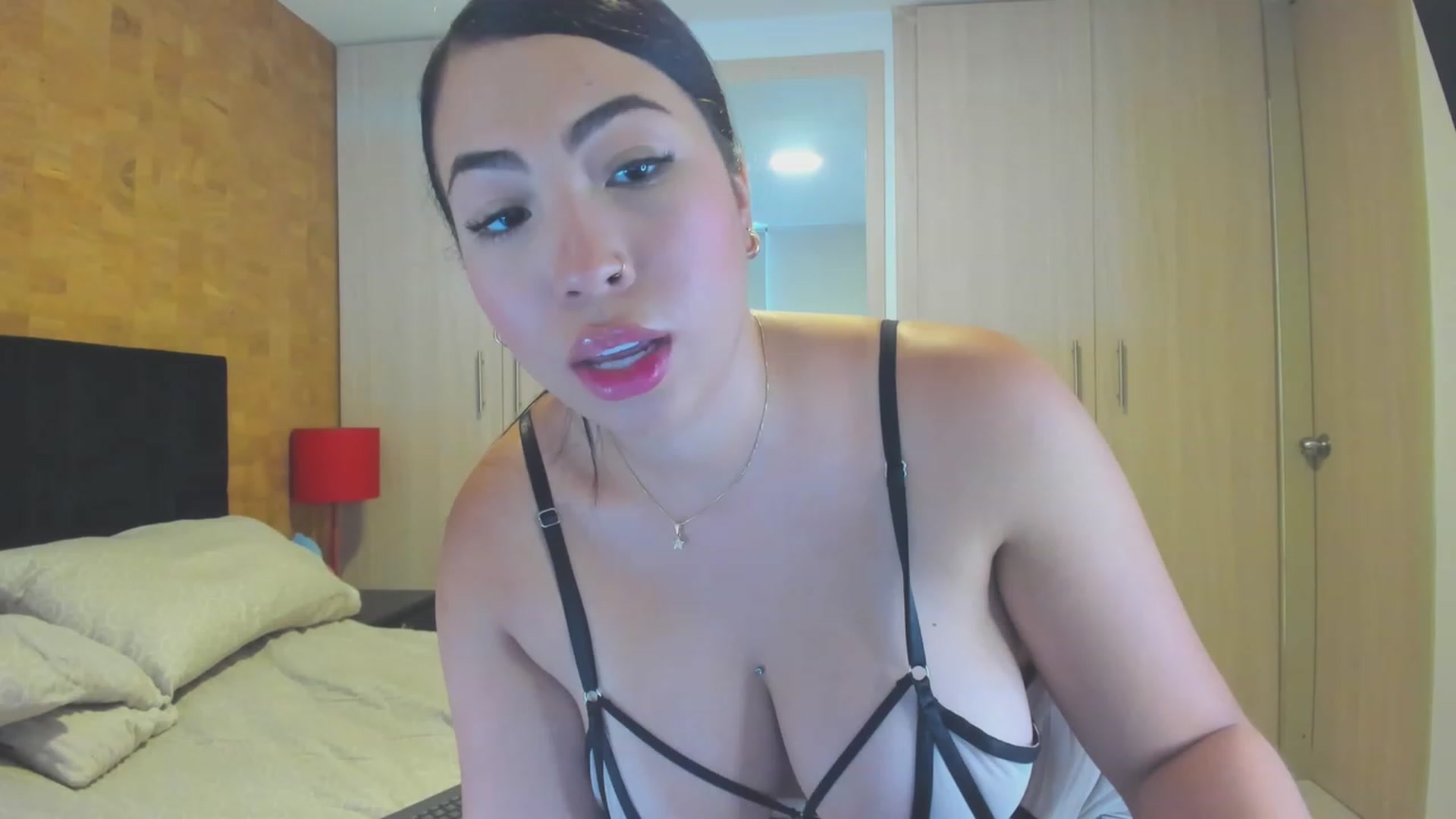 Gallery image thumbnail from KiaraErza_'s myfreecams stream on, 06/20/2023, 14:45 image 20 of 20