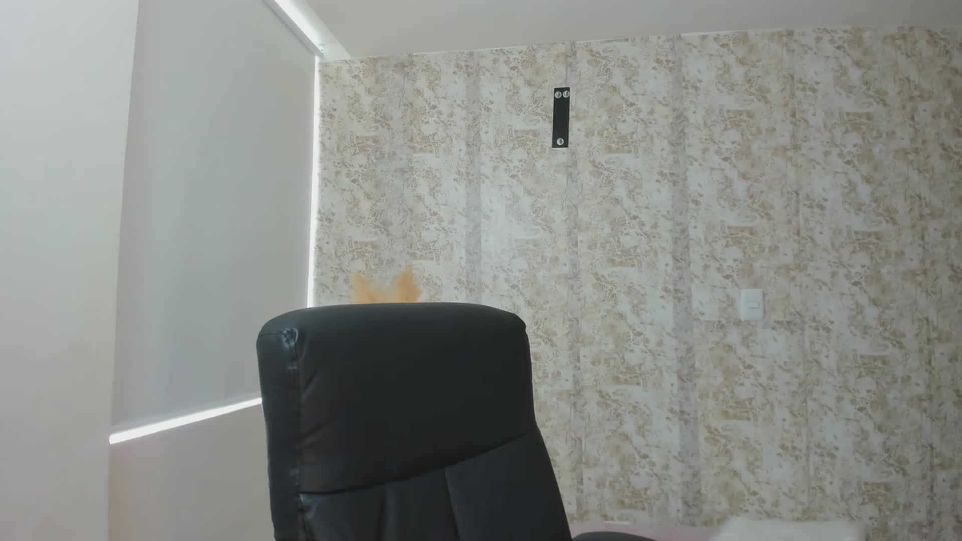 Gallery image thumbnail from KiaraErza_'s myfreecams stream on, 07/18/2023, 15:09 image 12 of 20