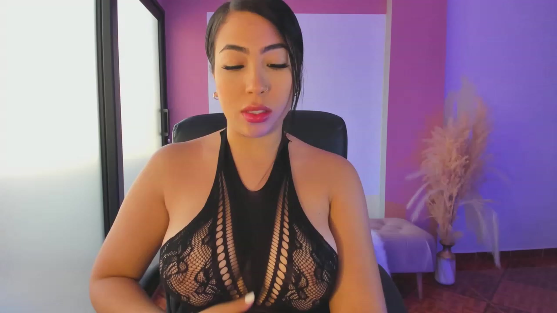 Gallery image thumbnail from KiaraErza_'s myfreecams stream on, 08/17/2023, 14:07 image 20 of 20