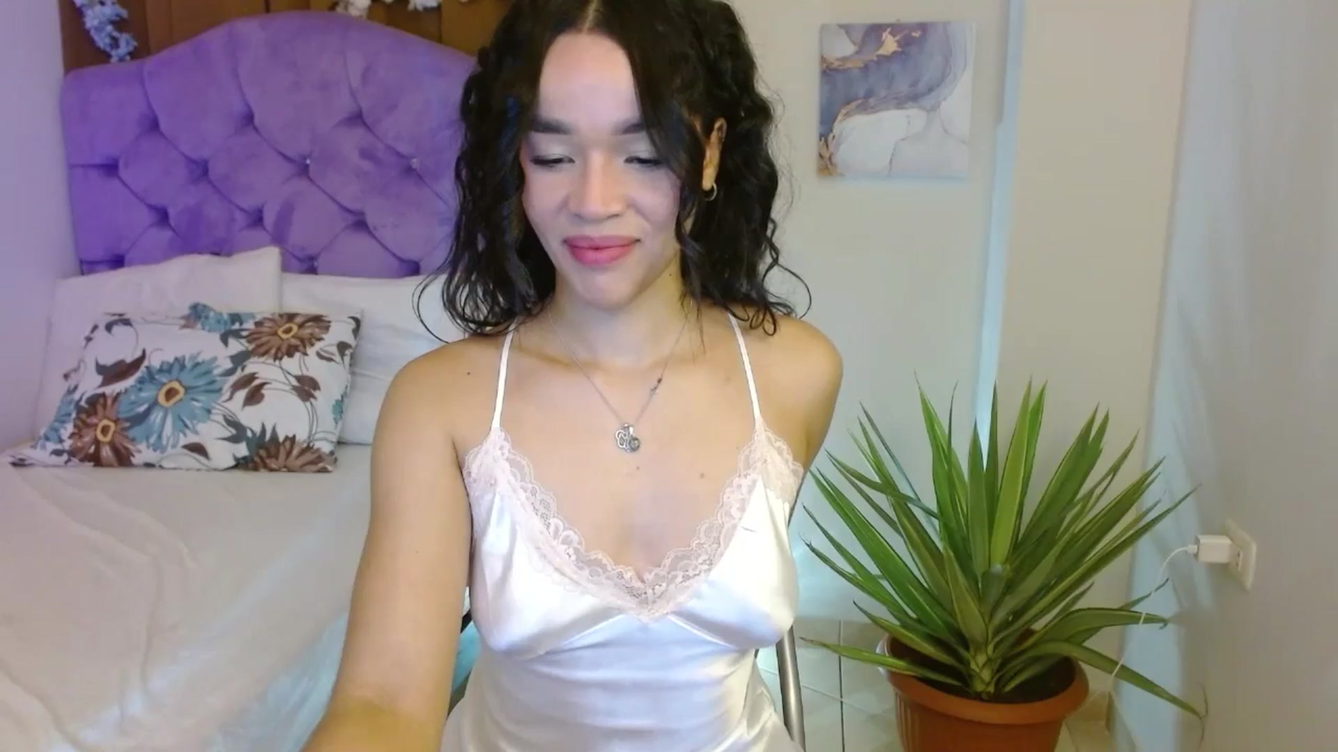 Gallery image thumbnail from Kiararose22's myfreecams stream on, 06/27/2025, 07:06 image 2 of 20