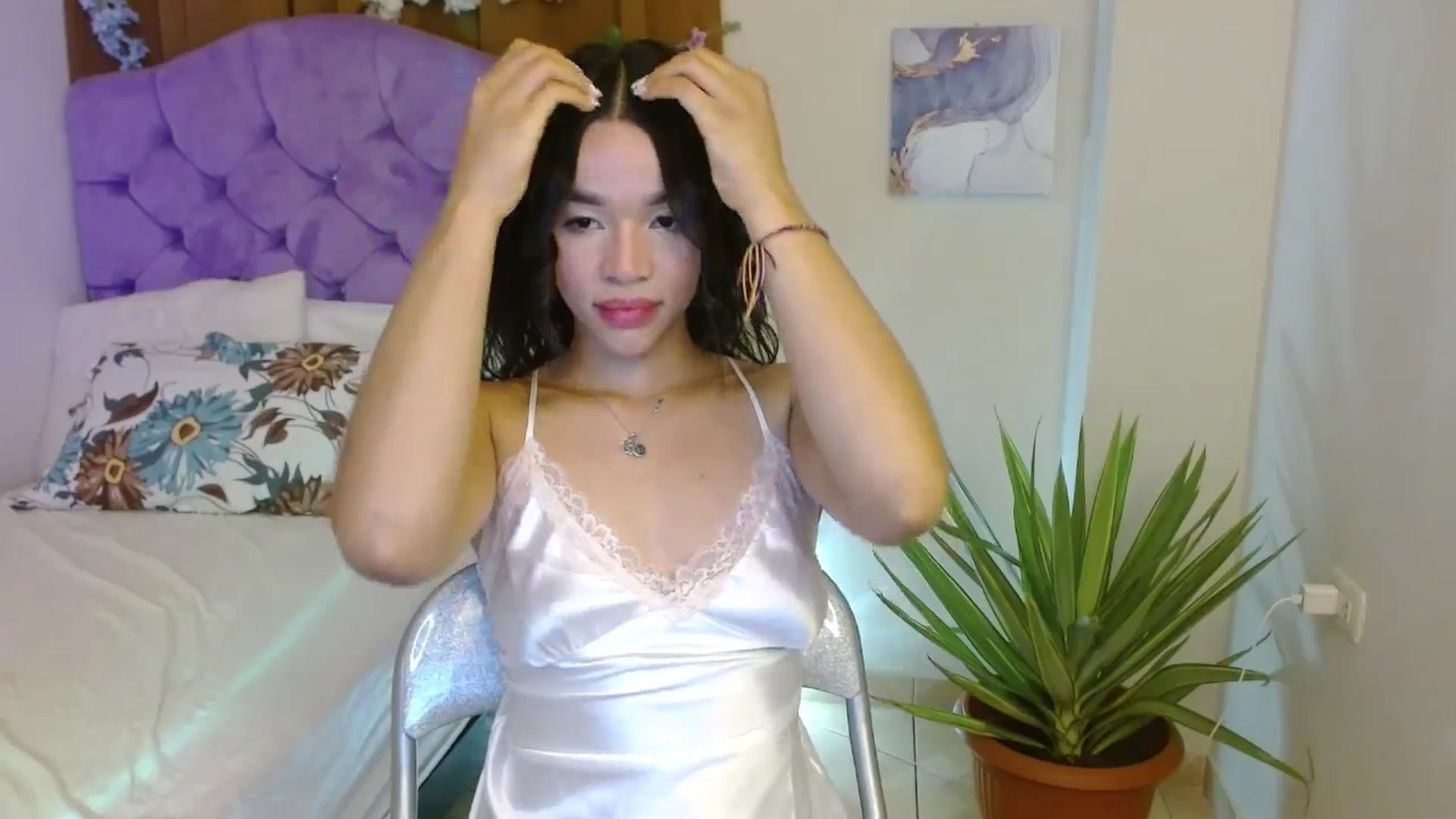 Gallery image thumbnail from Kiararose22's myfreecams stream on, 06/27/2025, 07:06 image 3 of 20