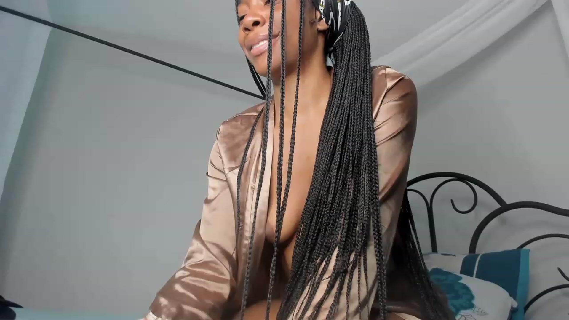 Gallery image thumbnail from Kiera's myfreecams stream on, 02/03/2023, 12:46 image 8 of 20