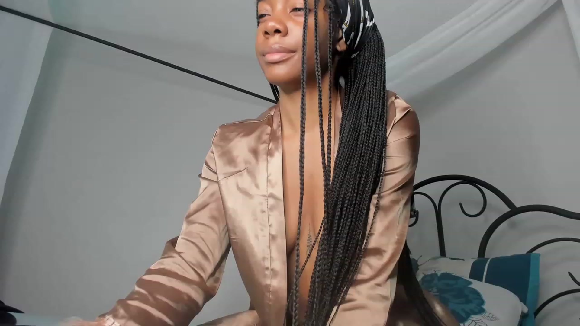 Gallery image thumbnail from Kiera's myfreecams stream on, 02/03/2023, 12:46 image 6 of 20