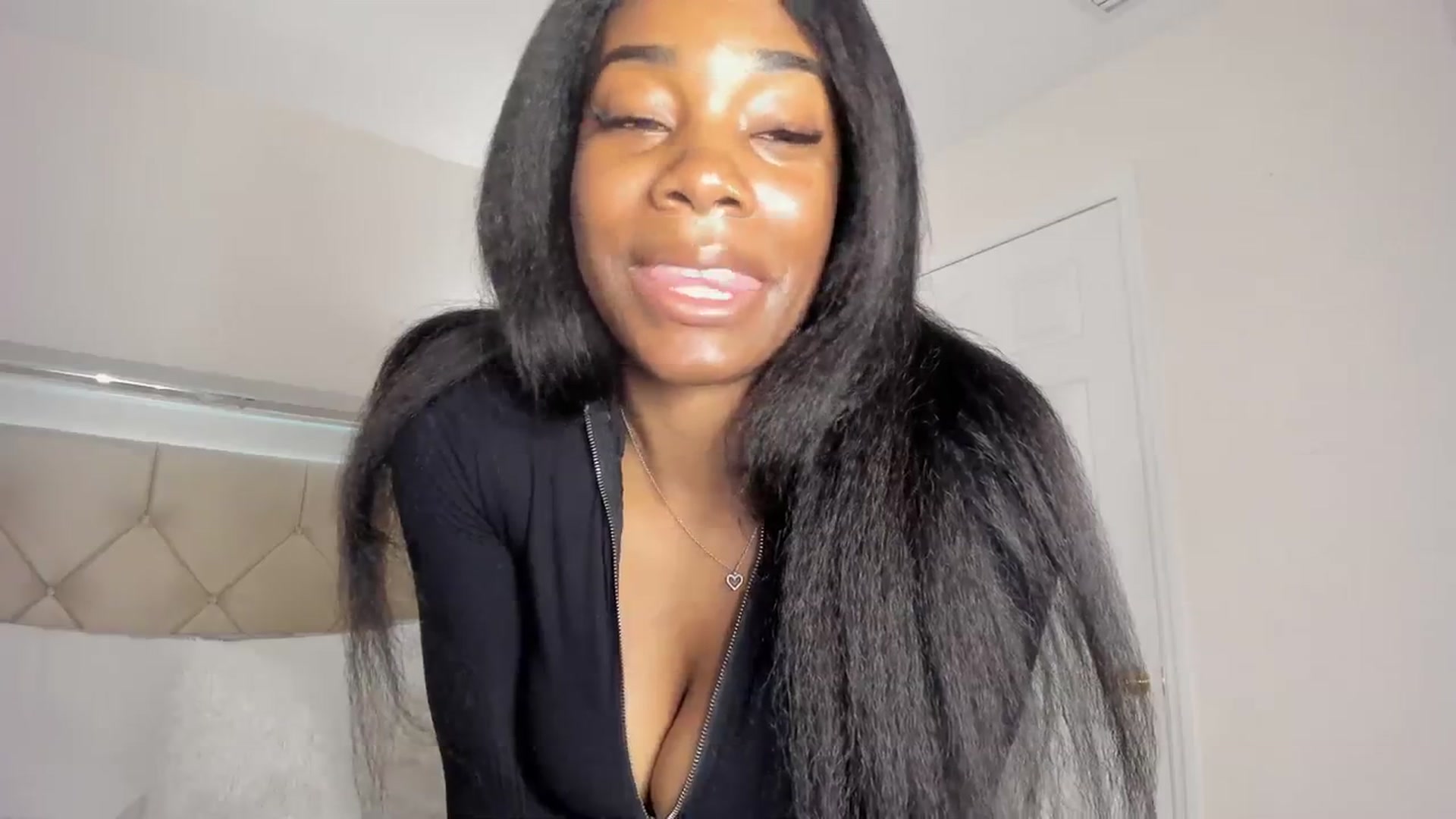 Gallery image thumbnail from Kiera's myfreecams stream on, 02/20/2024, 03:50 image 3 of 20