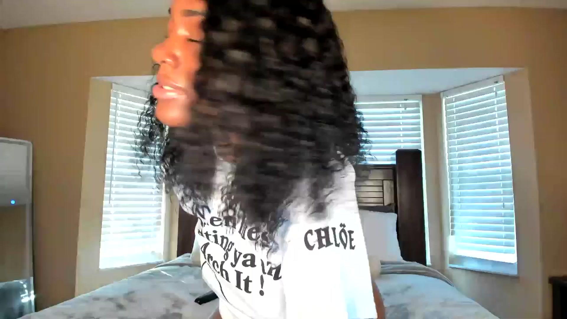 Gallery image thumbnail from Kiera's myfreecams stream on, 07/06/2024, 11:54 image 18 of 20