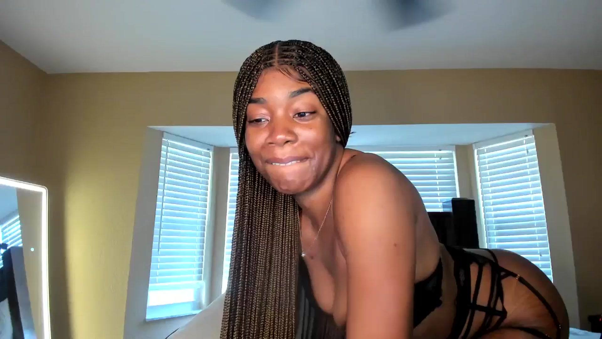 Gallery image thumbnail from Kiera's myfreecams stream on, 08/20/2024, 18:58 image 8 of 20