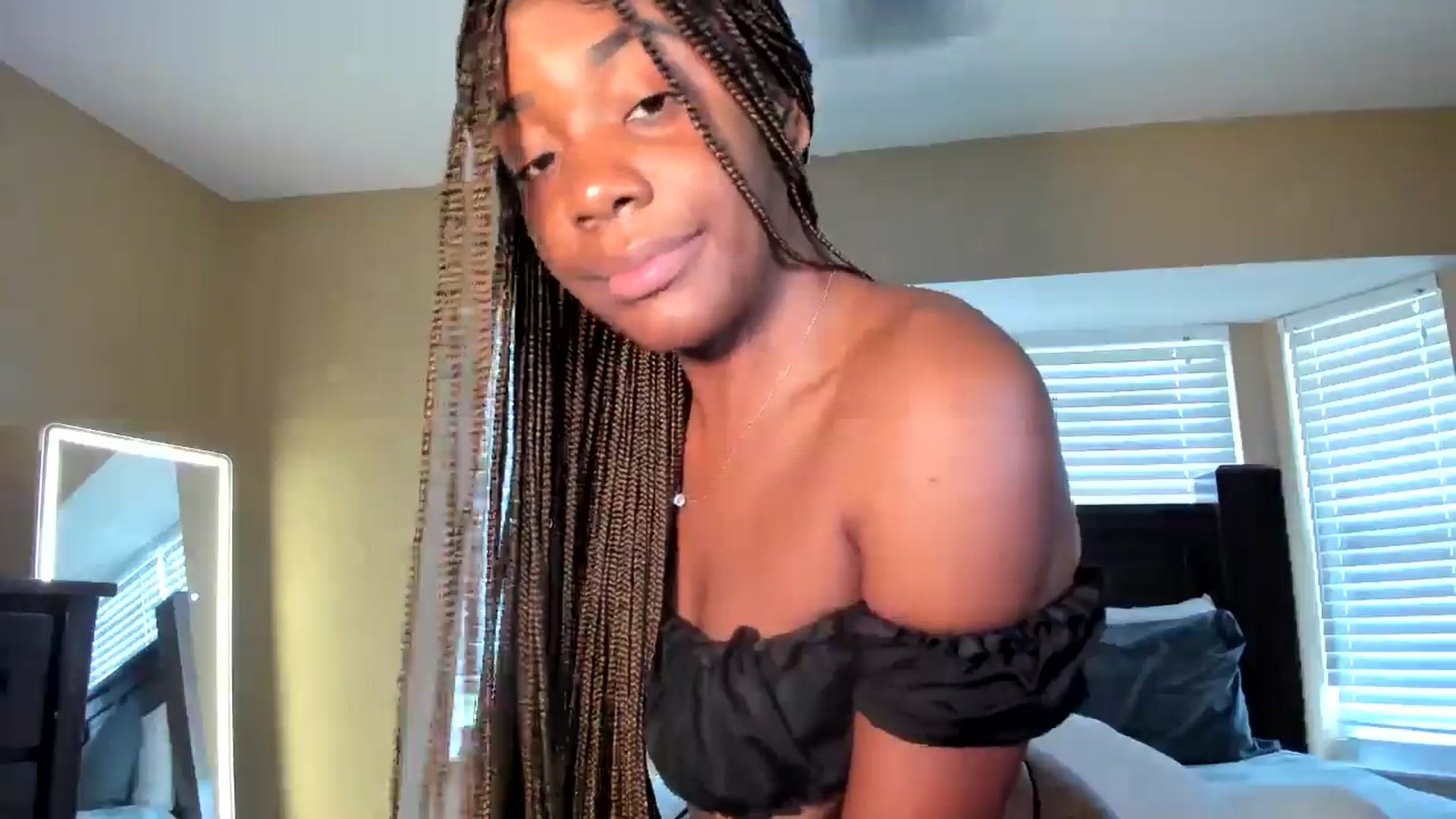 Gallery image thumbnail from Kiera's myfreecams stream on, 08/22/2024, 18:20 image 16 of 20