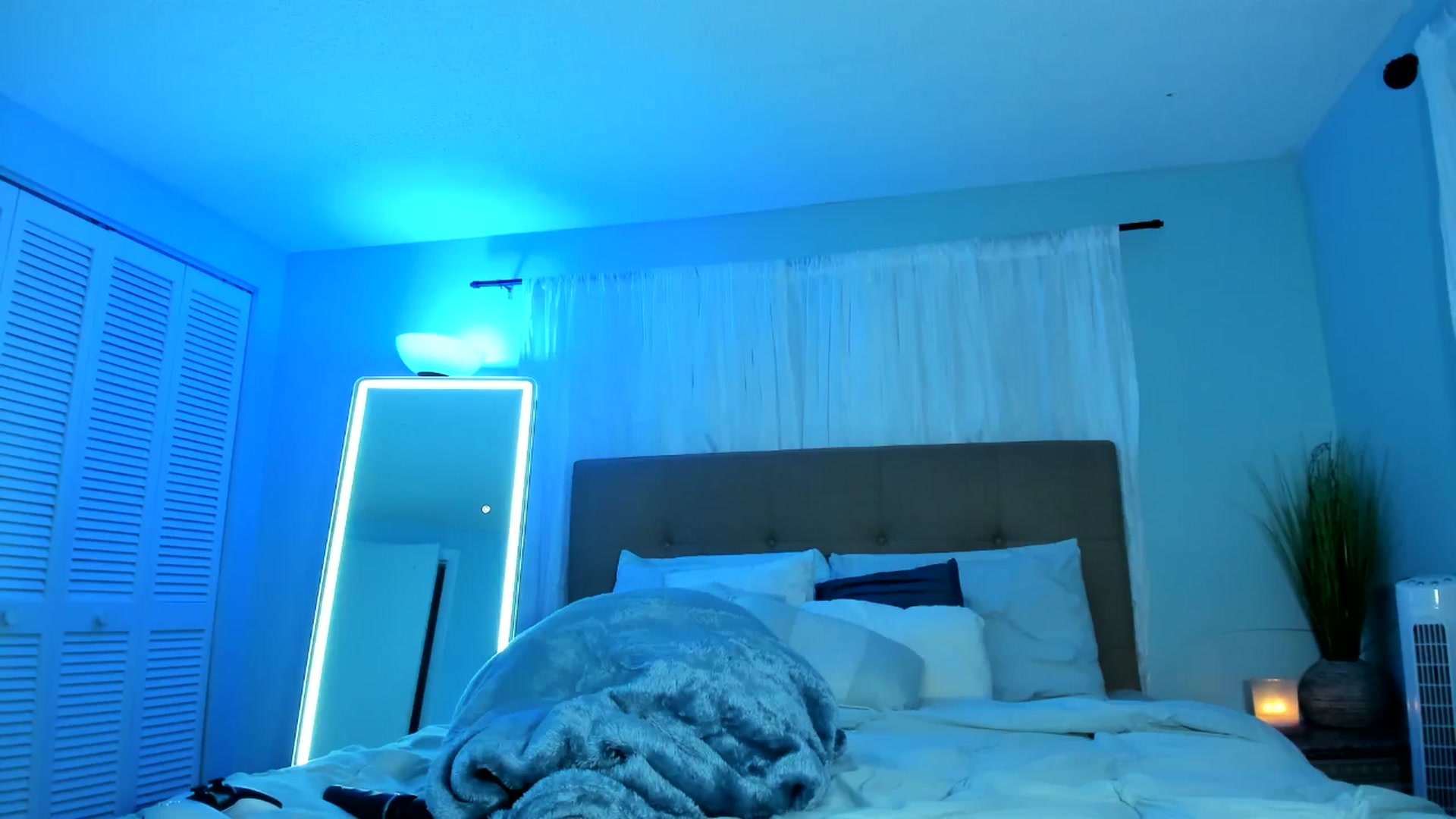 Gallery image thumbnail from Kiera's myfreecams stream on, 11/11/2024, 02:56 image 16 of 20