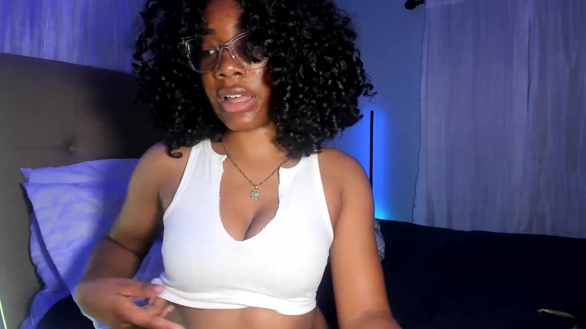 Gallery image thumbnail from Kiera's myfreecams stream on, 04/08/2025, 03:11 image 3 of 20