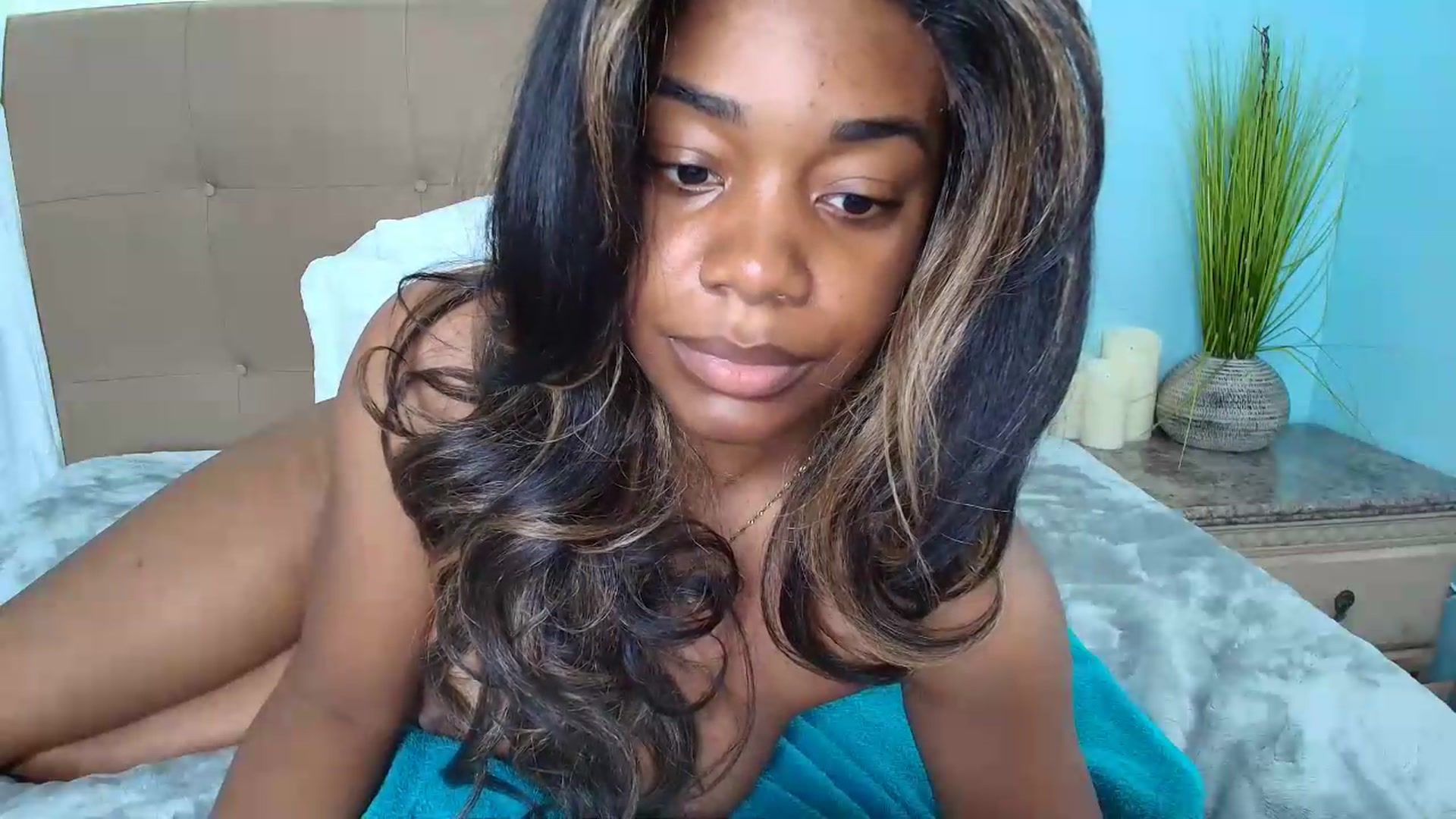 Gallery image thumbnail from Kiera's myfreecams stream on, 08/17/2026, 15:14 image 12 of 20