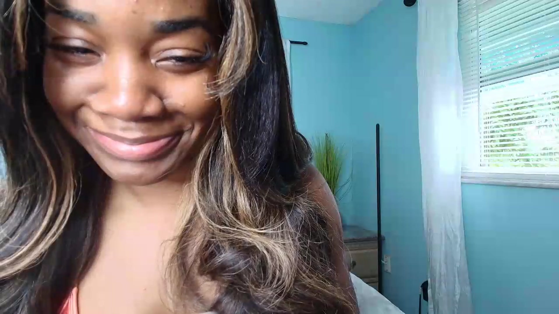 Gallery image thumbnail from Kiera's myfreecams stream on, 08/22/2026, 19:29 image 13 of 20