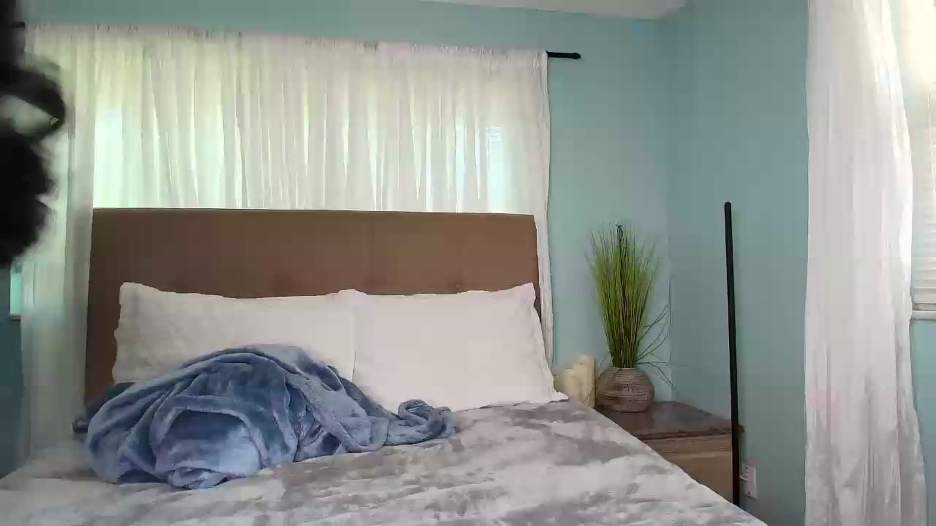 Gallery image thumbnail from Kiera's myfreecams stream on, 08/26/2026, 18:03 image 15 of 20