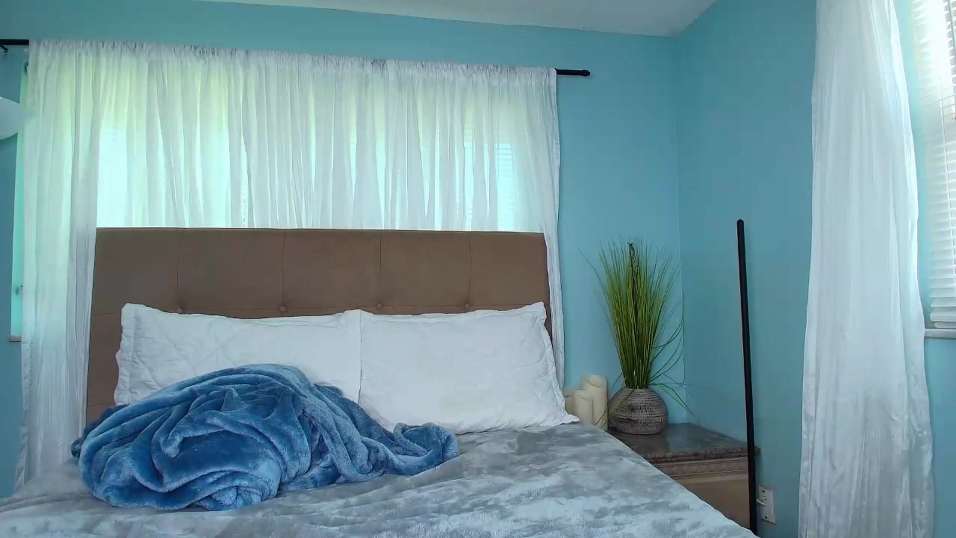 Gallery image thumbnail from Kiera's myfreecams stream on, 08/26/2026, 18:03 image 3 of 20
