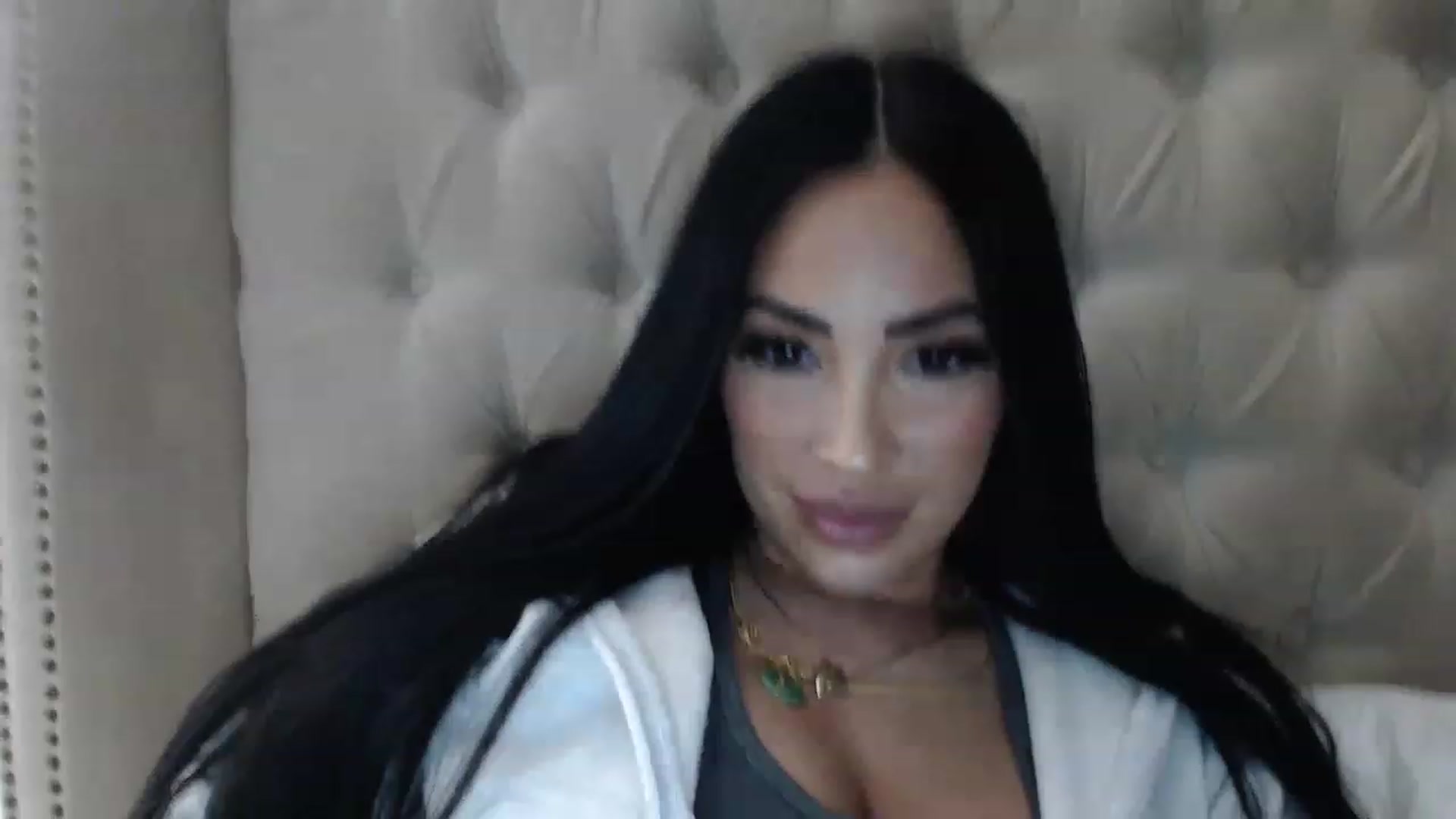Gallery image thumbnail from KiimWiinters's myfreecams stream on, 02/02/2023, 10:35 image 12 of 20