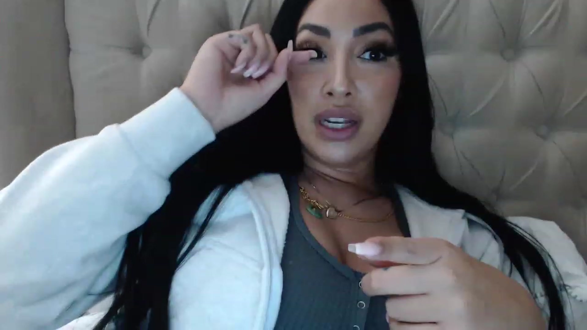 Gallery image thumbnail from KiimWiinters's myfreecams stream on, 02/02/2023, 10:35 image 15 of 20