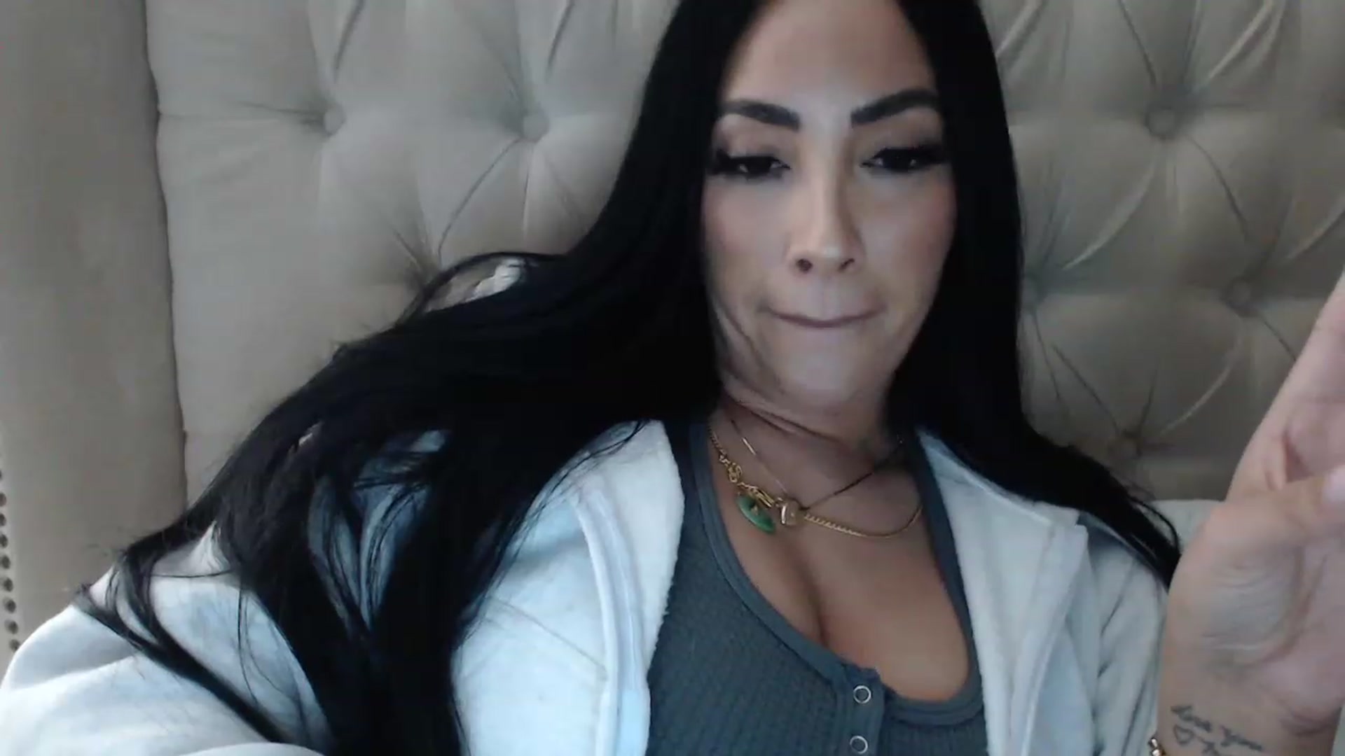 Gallery image thumbnail from KiimWiinters's myfreecams stream on, 02/02/2023, 10:35 image 16 of 20