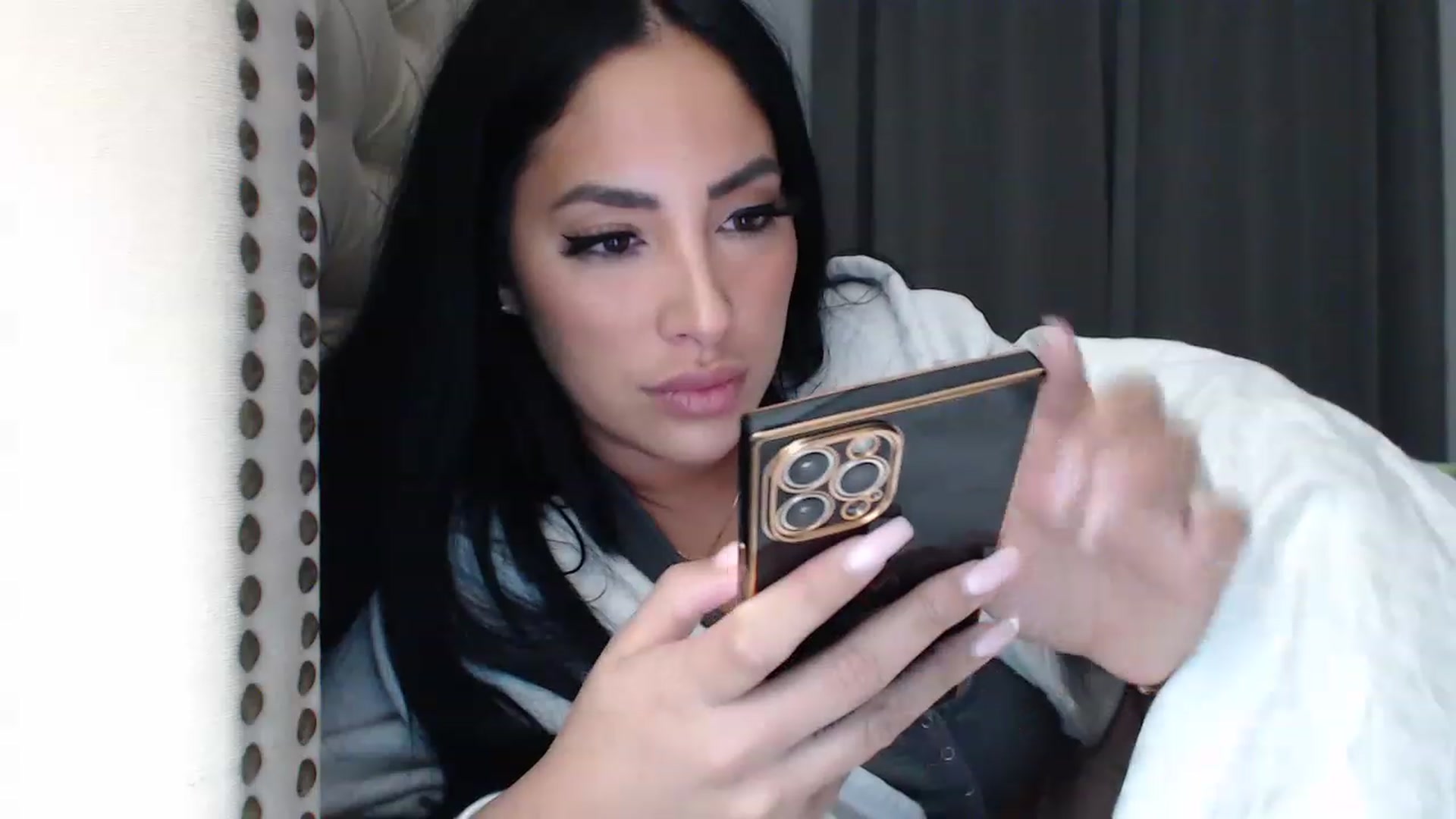 Gallery image thumbnail from KiimWiinters's myfreecams stream on, 02/02/2023, 11:49 image 2 of 20