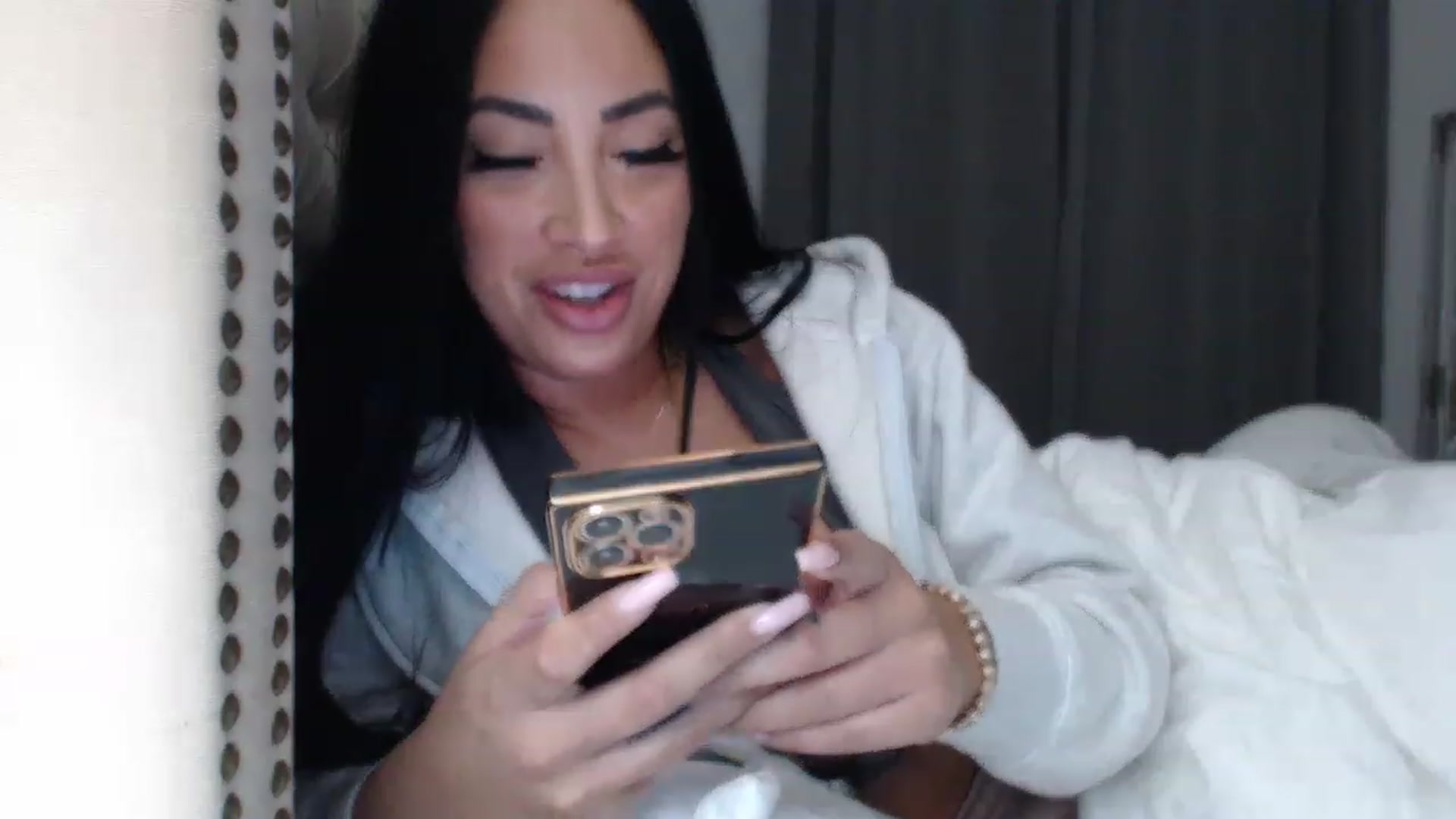 Gallery image thumbnail from KiimWiinters's myfreecams stream on, 02/02/2023, 11:49 image 15 of 20