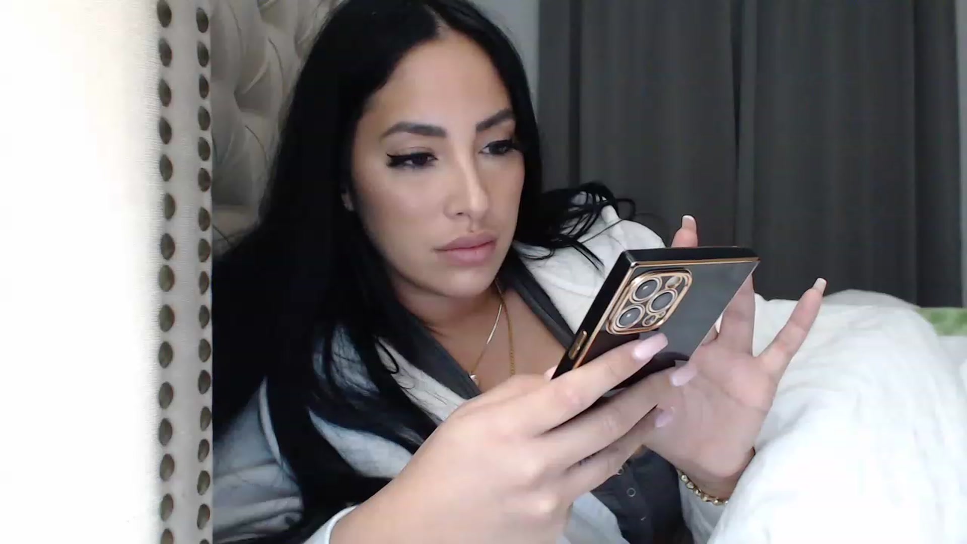 Gallery image thumbnail from KiimWiinters's myfreecams stream on, 02/02/2023, 11:49 image 6 of 20