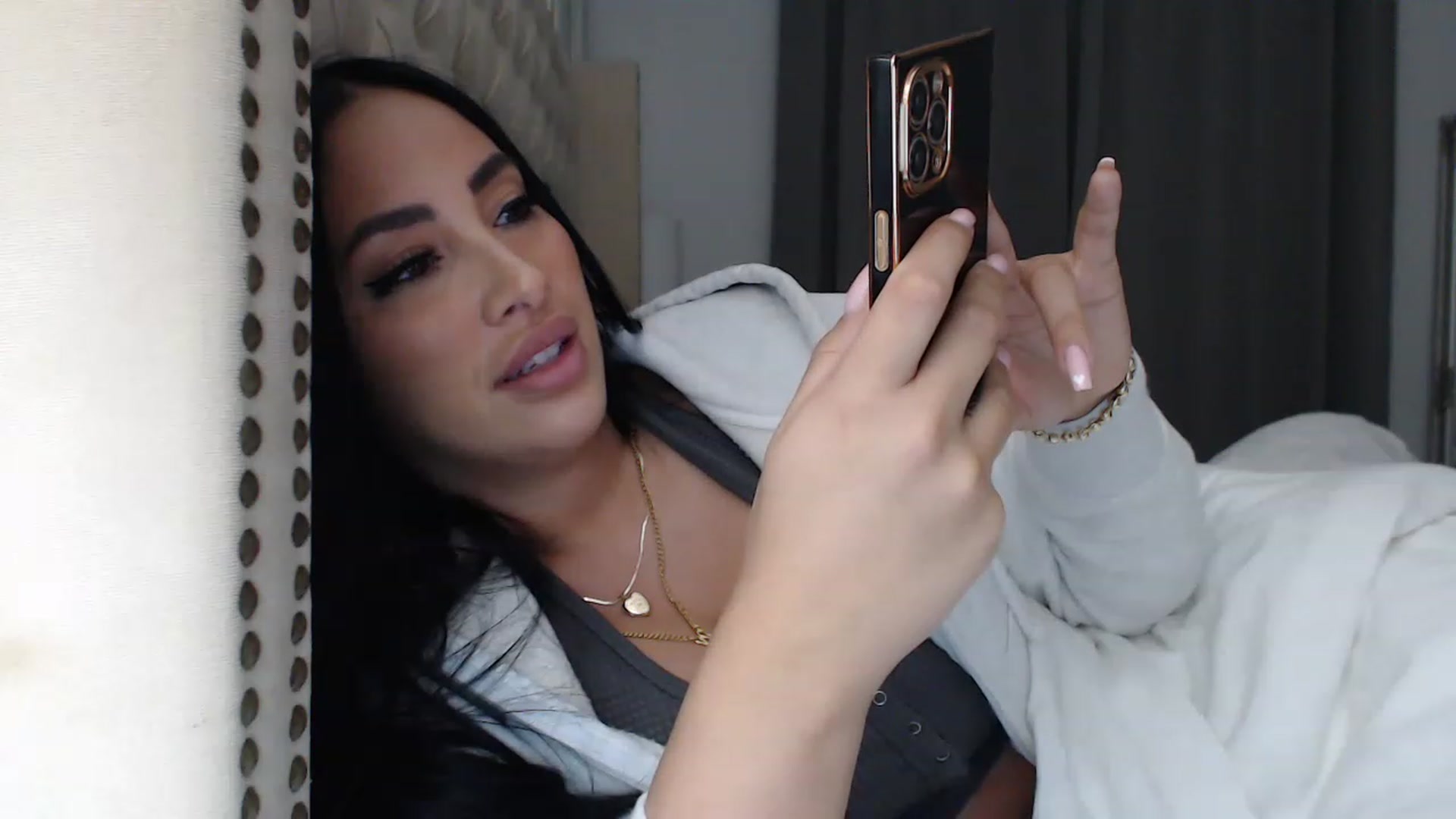 Gallery image thumbnail from KiimWiinters's myfreecams stream on, 02/02/2023, 12:22 image 11 of 20