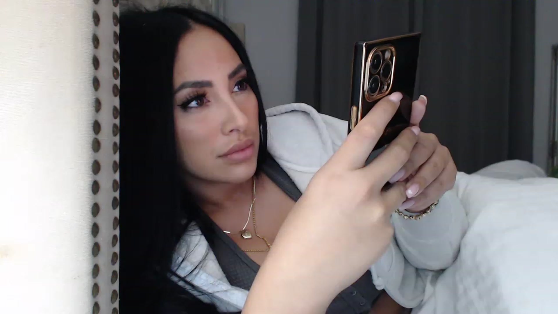 Gallery image thumbnail from KiimWiinters's myfreecams stream on, 02/02/2023, 12:22 image 17 of 20