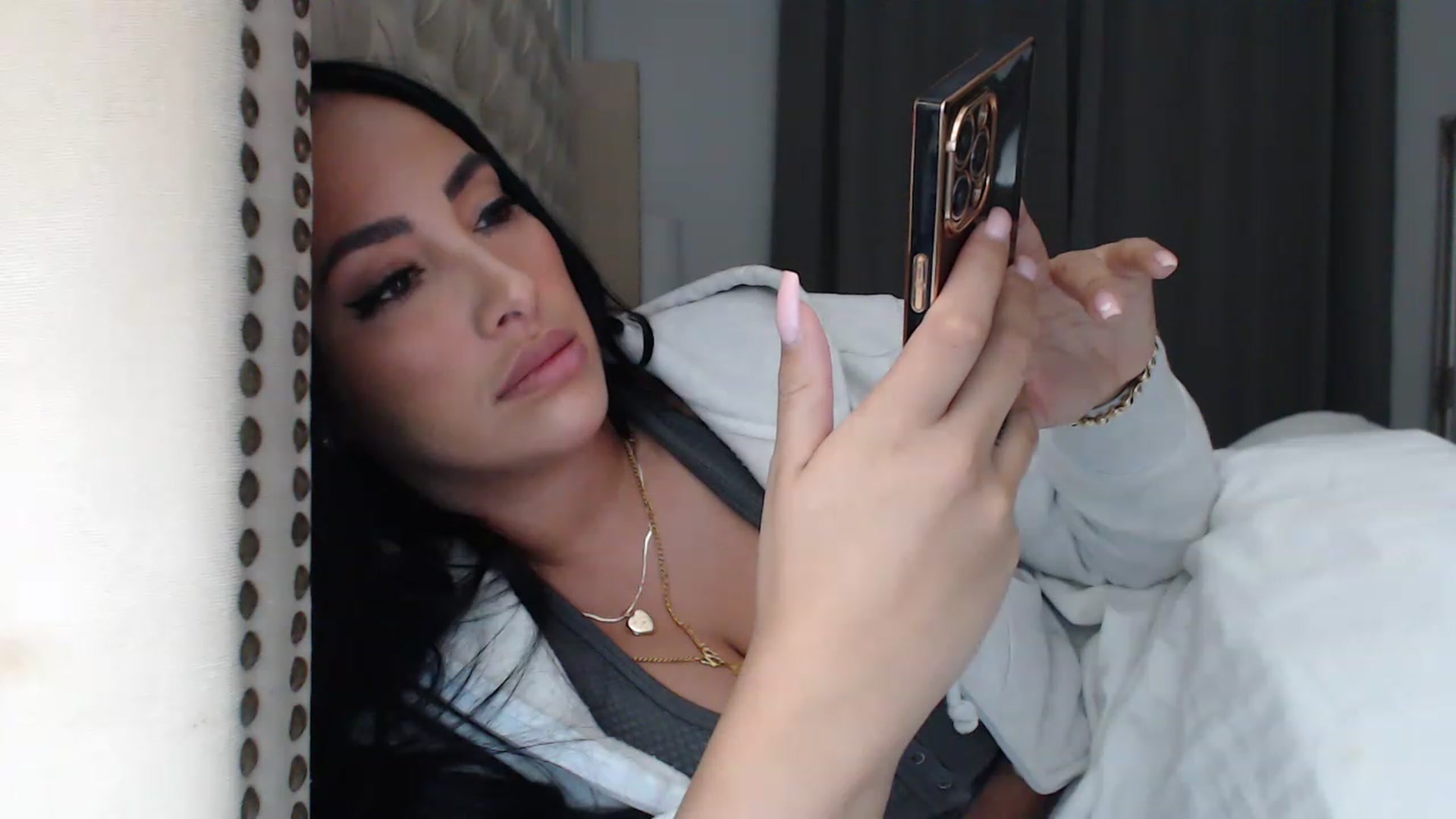 Gallery image thumbnail from KiimWiinters's myfreecams stream on, 02/02/2023, 12:22 image 13 of 20