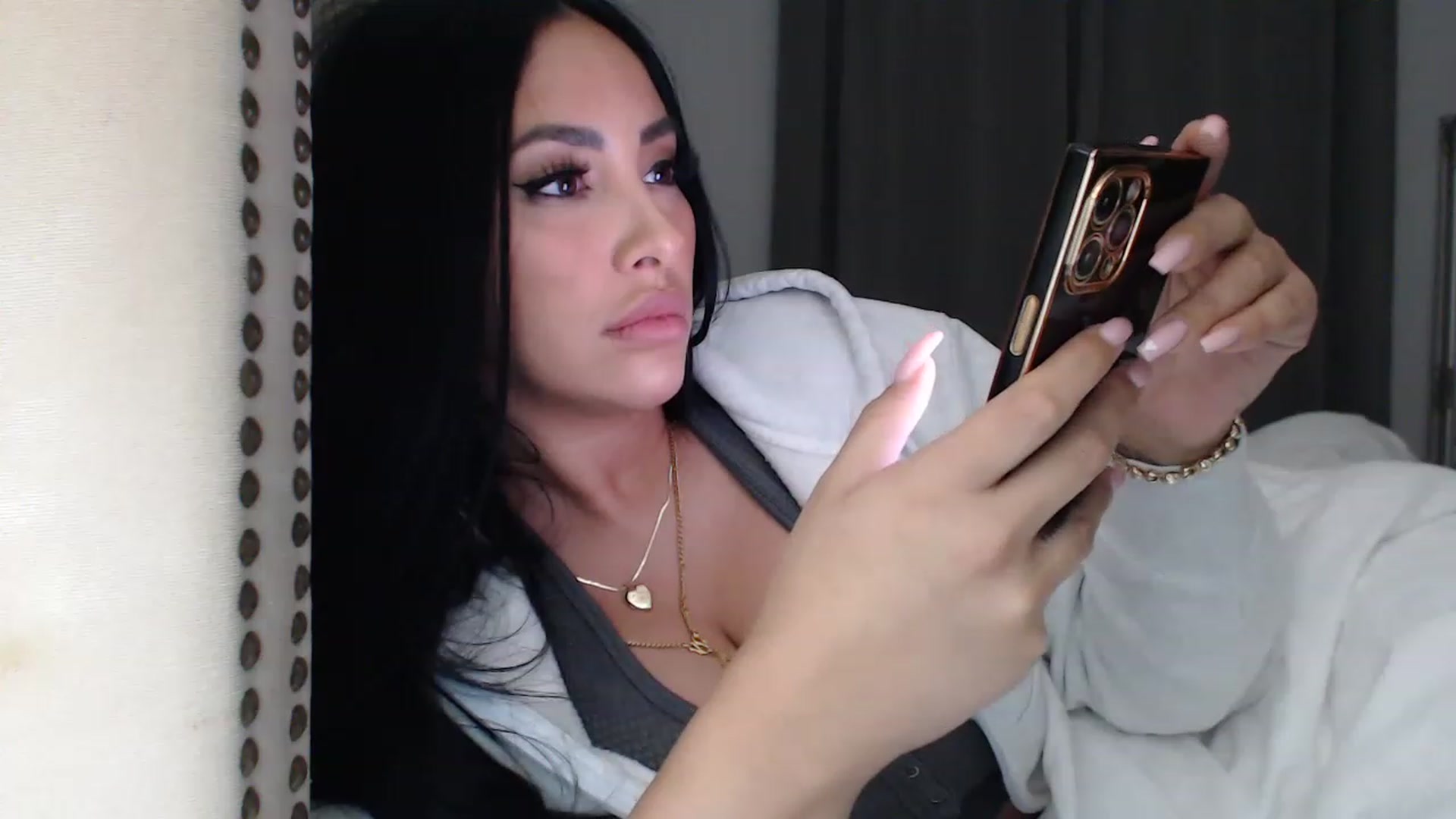 Gallery image thumbnail from KiimWiinters's myfreecams stream on, 02/02/2023, 12:22 image 9 of 20