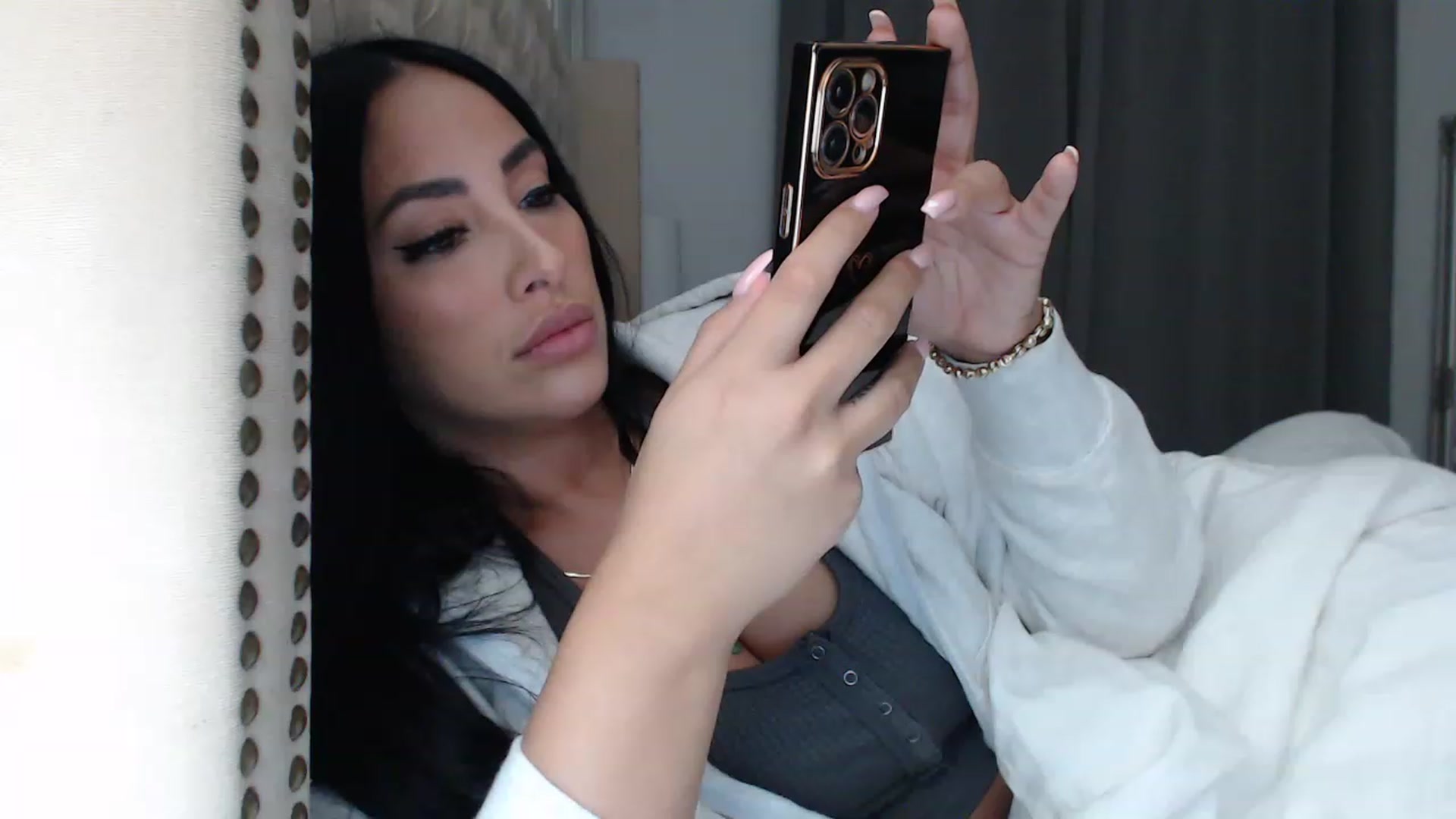 Gallery image thumbnail from KiimWiinters's myfreecams stream on, 02/02/2023, 12:22 image 8 of 20